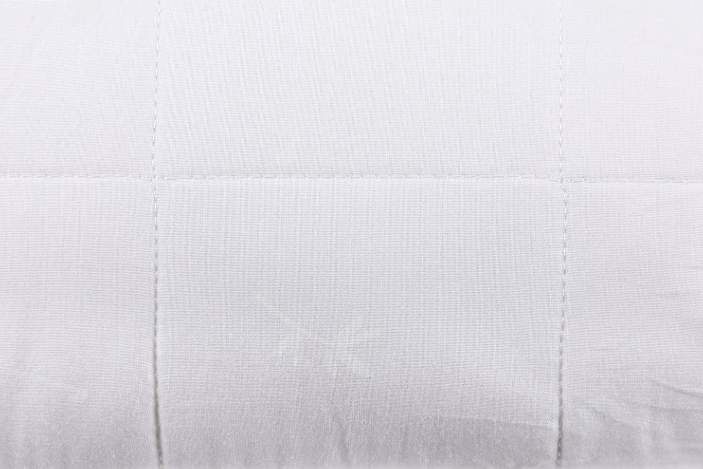 Jastuk JENNIFER 70% PAMUK - 30% BAMBOO 60% Microgel - 40% Bamboo Punjenje Dimenzije: 50 x 70 cm 900 gr, Bambu