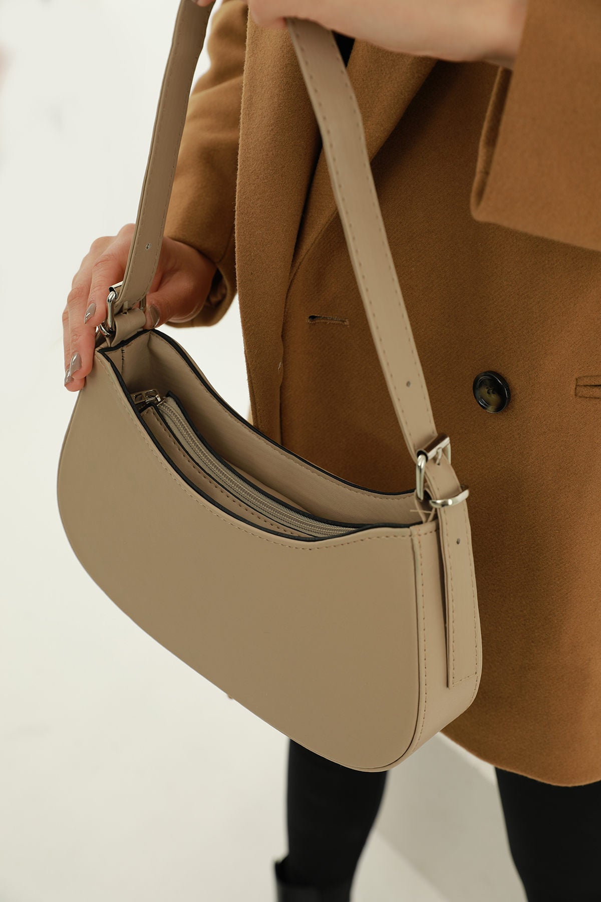 5d26c2a9f8658180aaac6b63bba36219