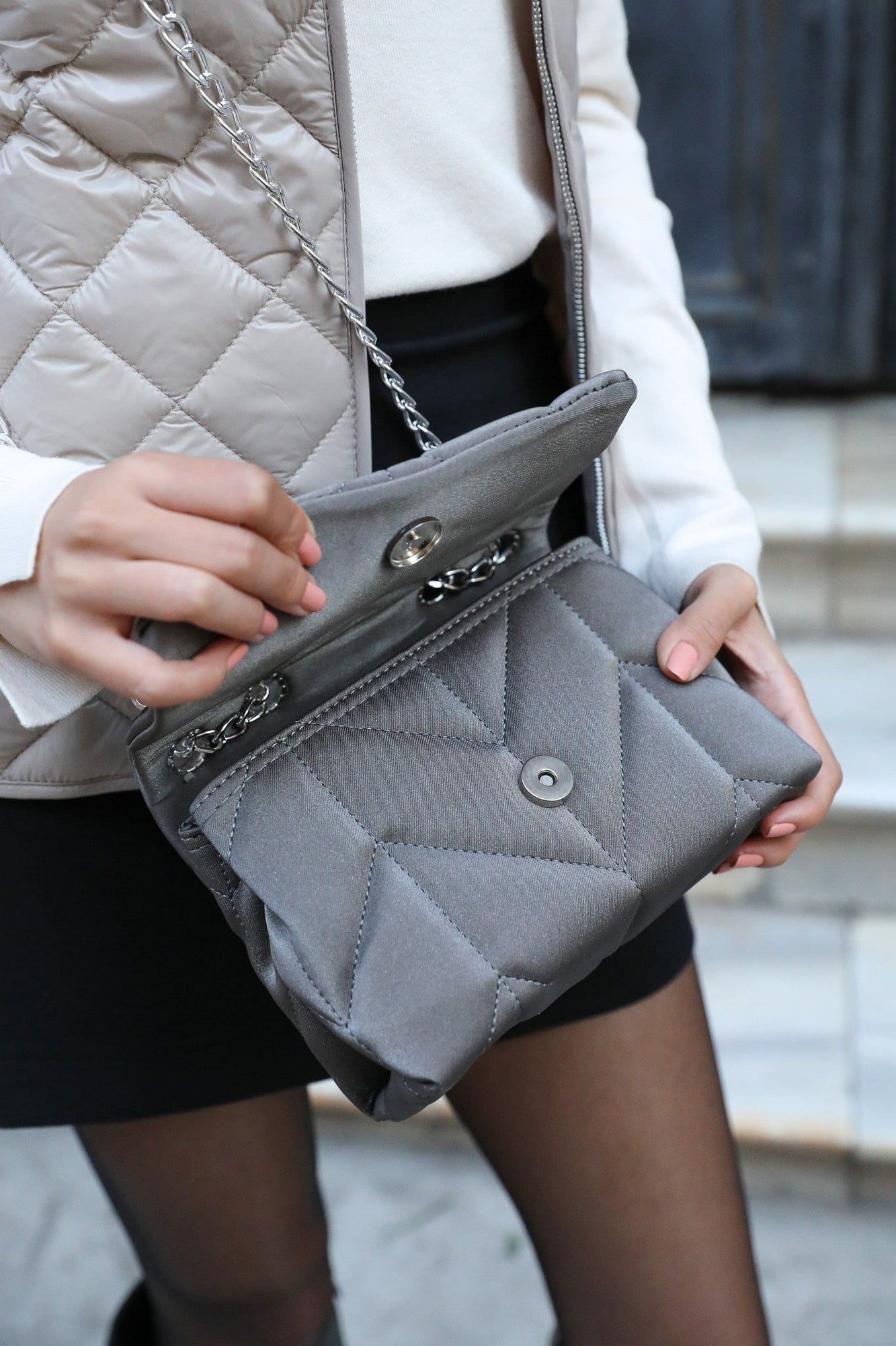 b833fd8541f54e69c246416446207b49