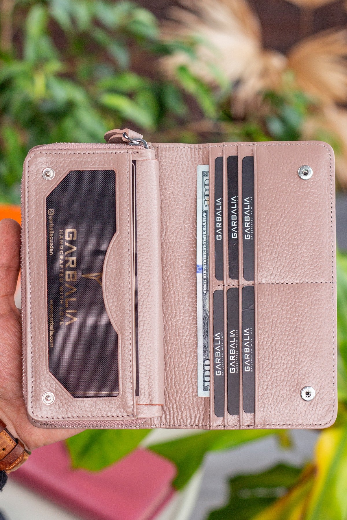 fdf250a47325d42aeb69274884e357bd