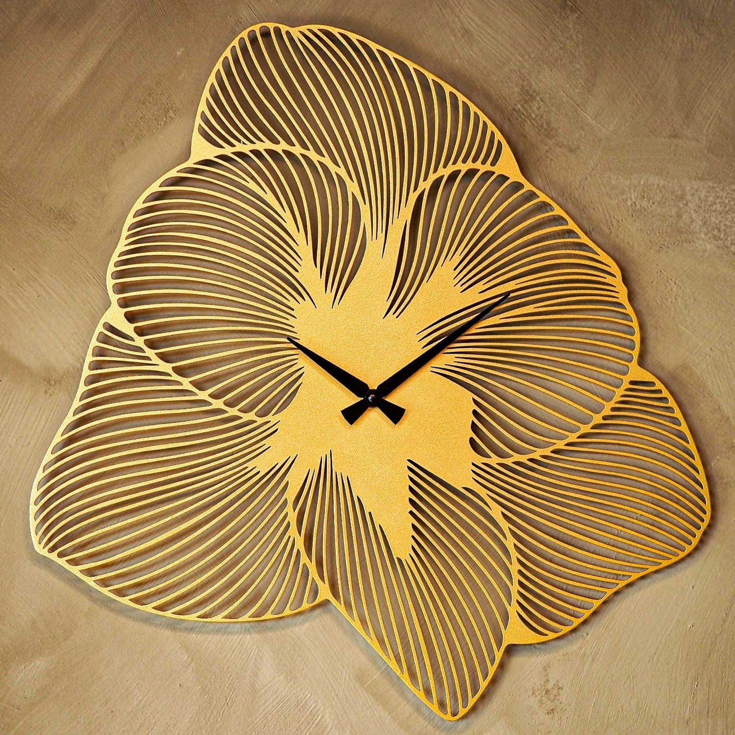 Ukrasni metalni zidni sat Azalea Metal Wall Clock - APS039 70 - crvena