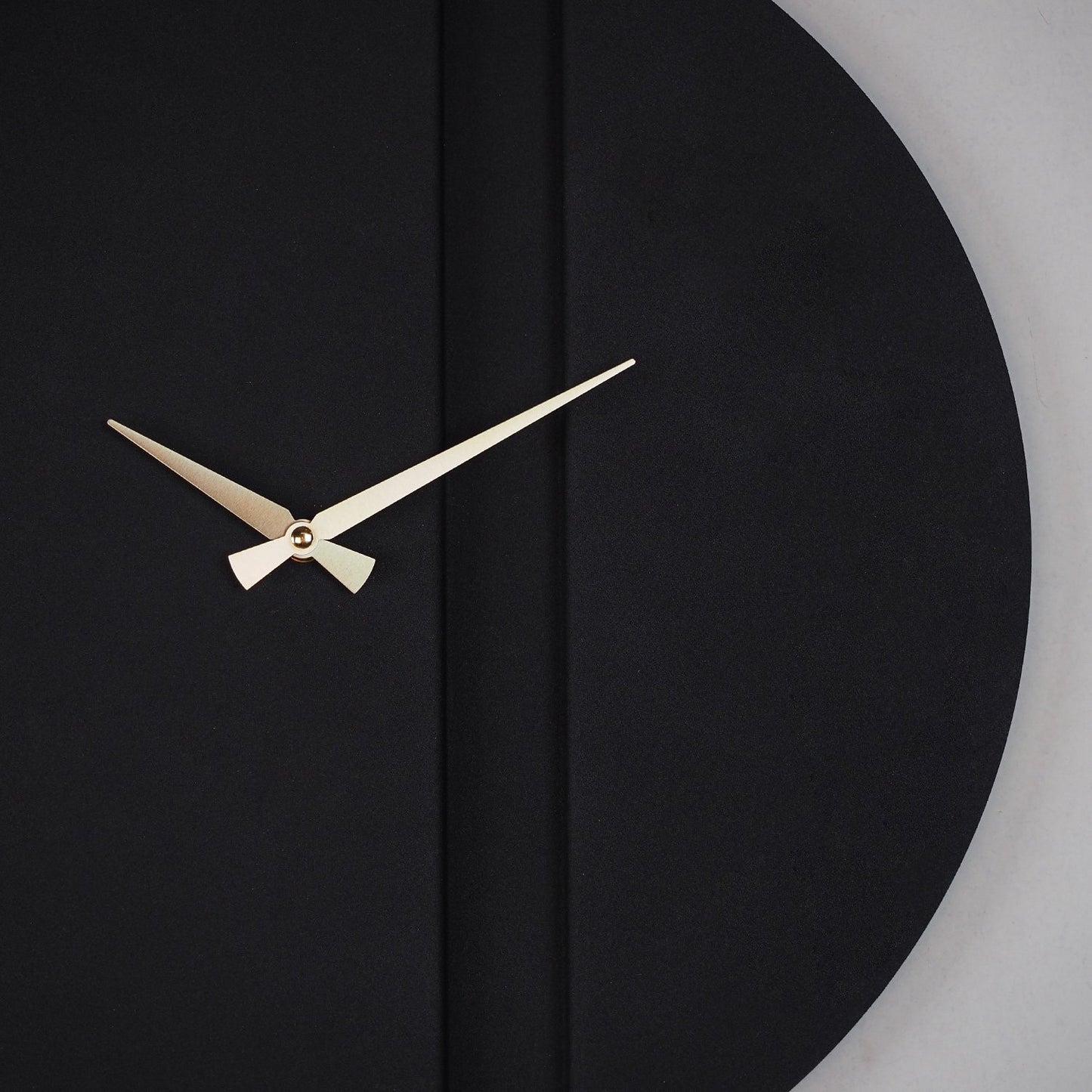 Ukrasni metalni zidni sat Block Metal Wall Clock - APS096