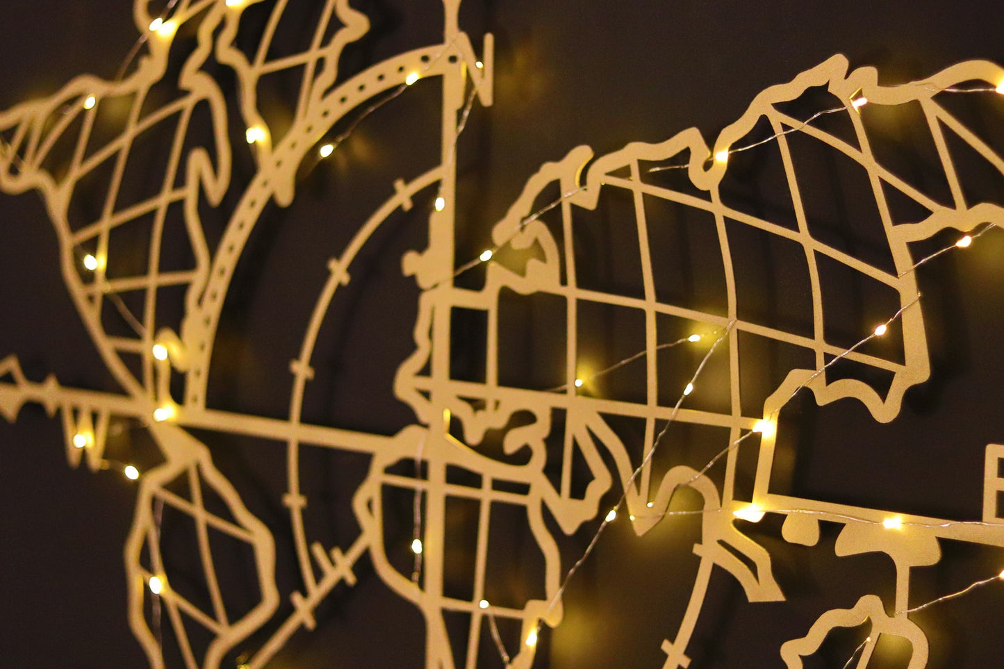 Metalna zidna dekoracija, World Map Compass Led - Gold