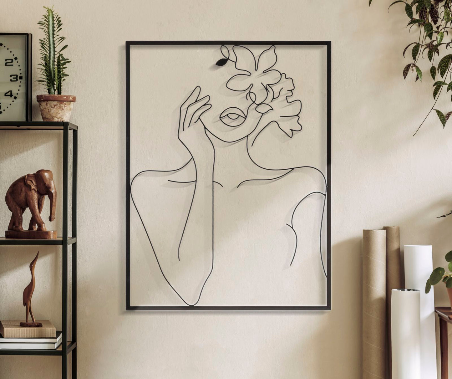 Zidna dekoracija IRON WALL PANEL WOMAN WITH FLOWERS cm 60X1X80