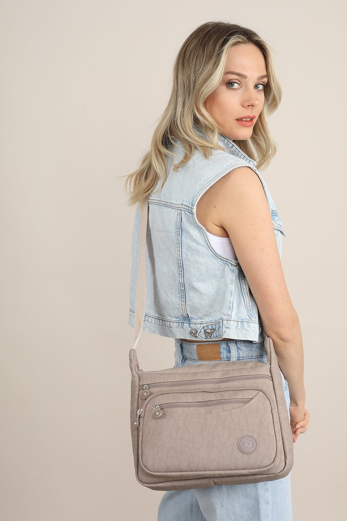 52f73418d2383897c78cebb43d5775ff