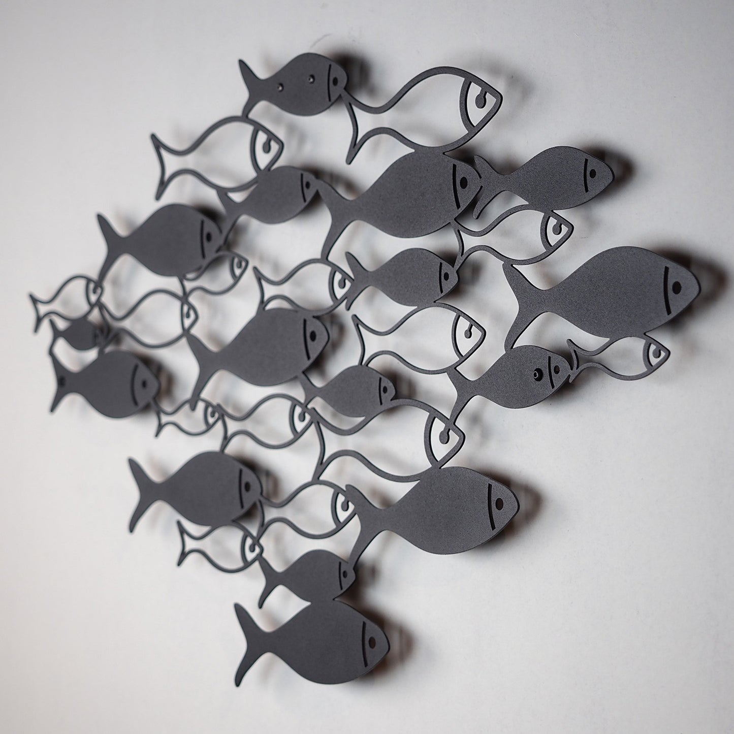 Metalna zidna dekoracija Fish Swarm - APT392MS