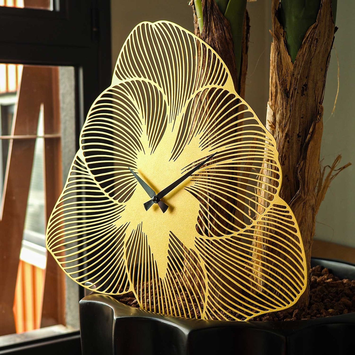 Ukrasni metalni zidni sat Azalea Metal Wall Clock - APS039 70 - crvena
