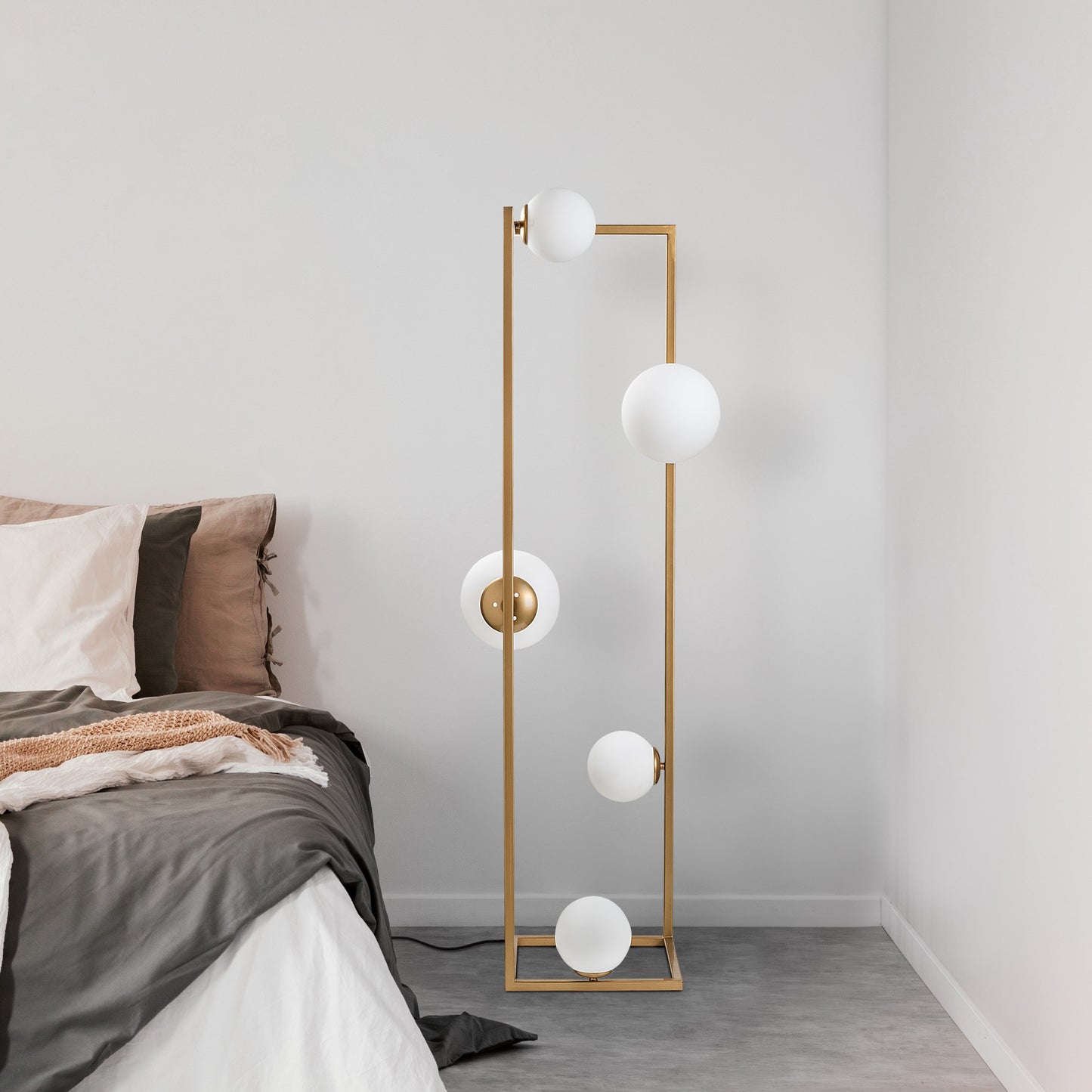 Podna lampa KASSIDY