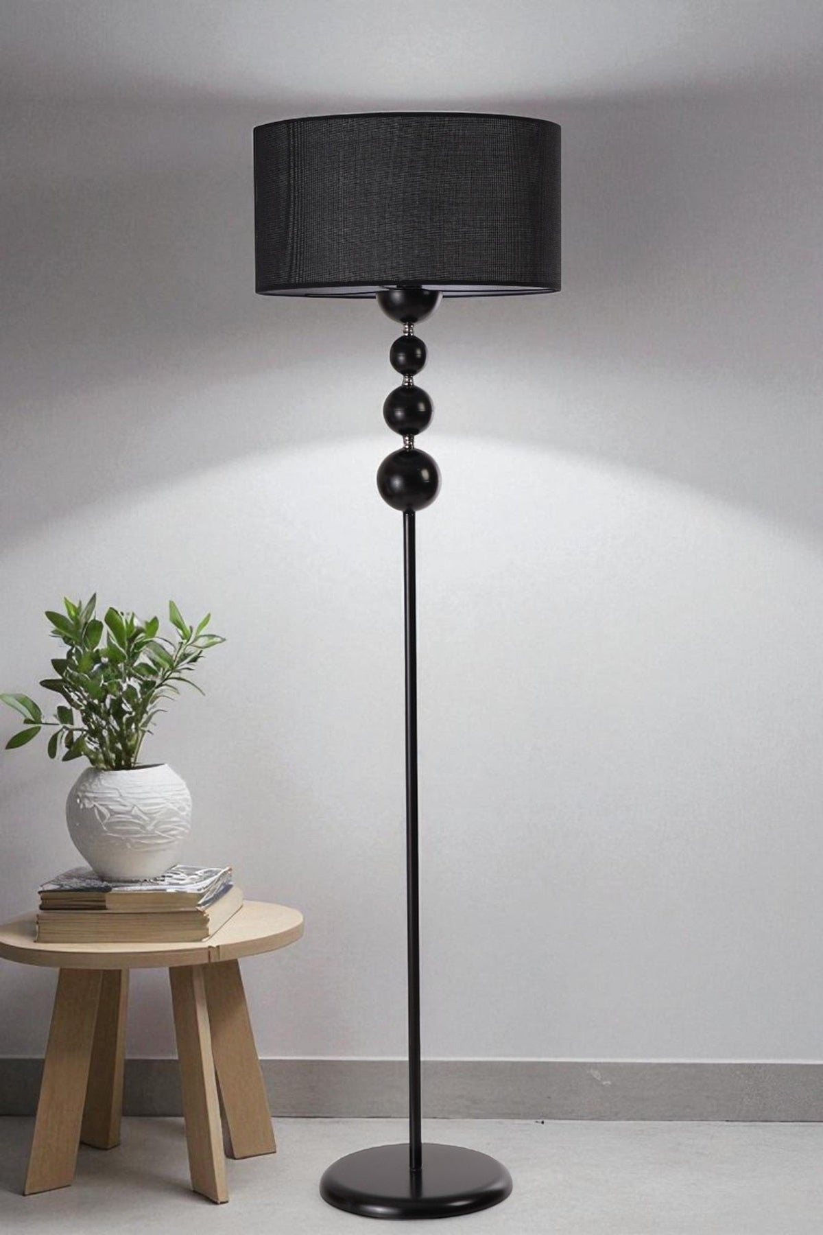 Podna lampa 214, crna