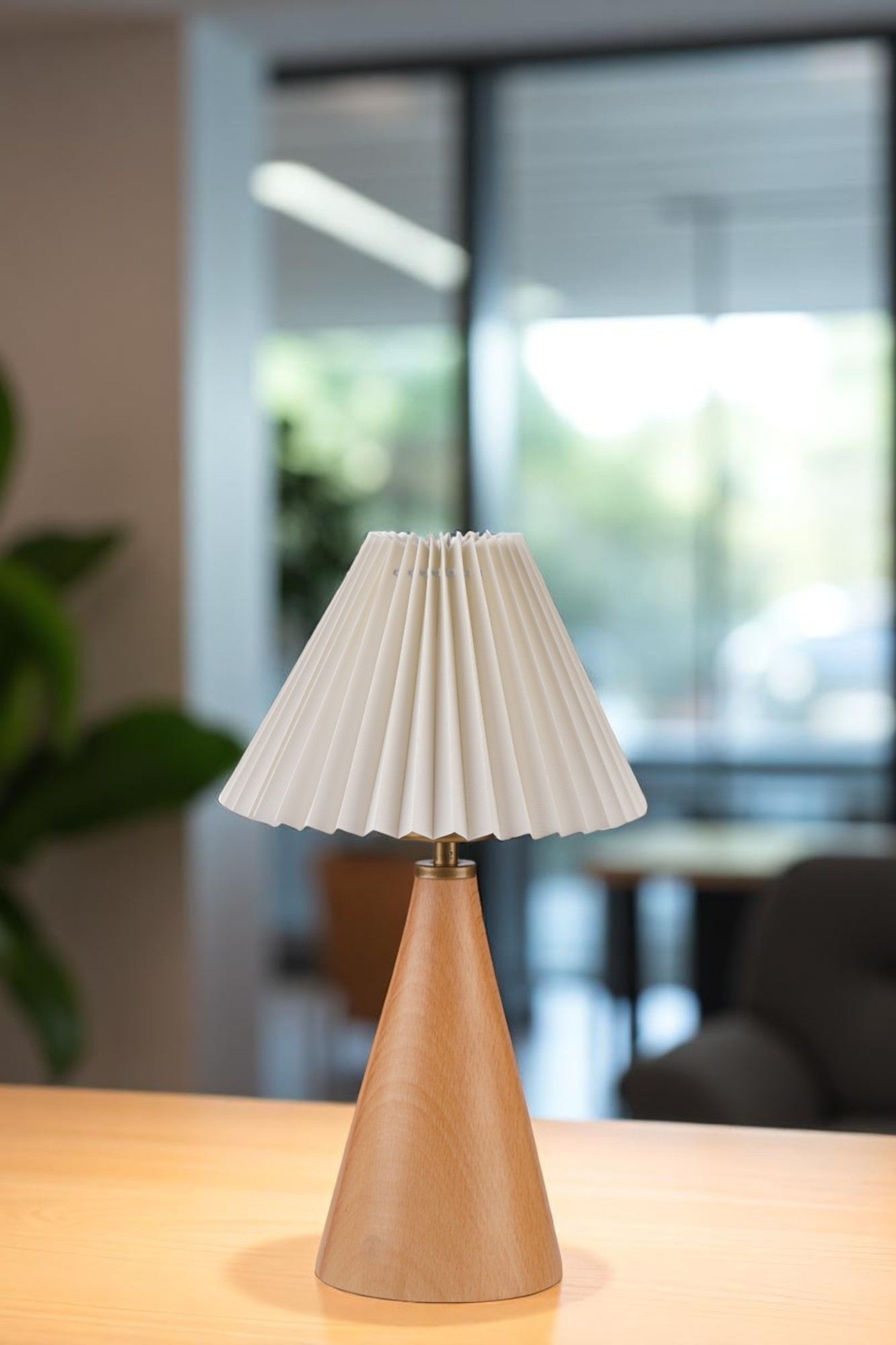 Stolna lampa 835, krem, zlatna, hrast