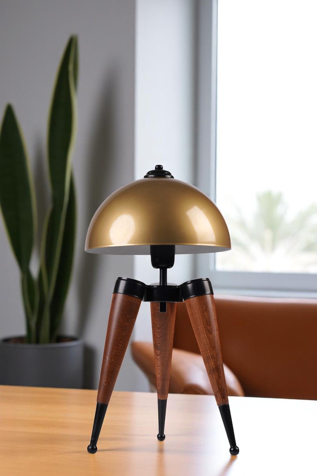 Stolna lampa 989, zlatna, orah