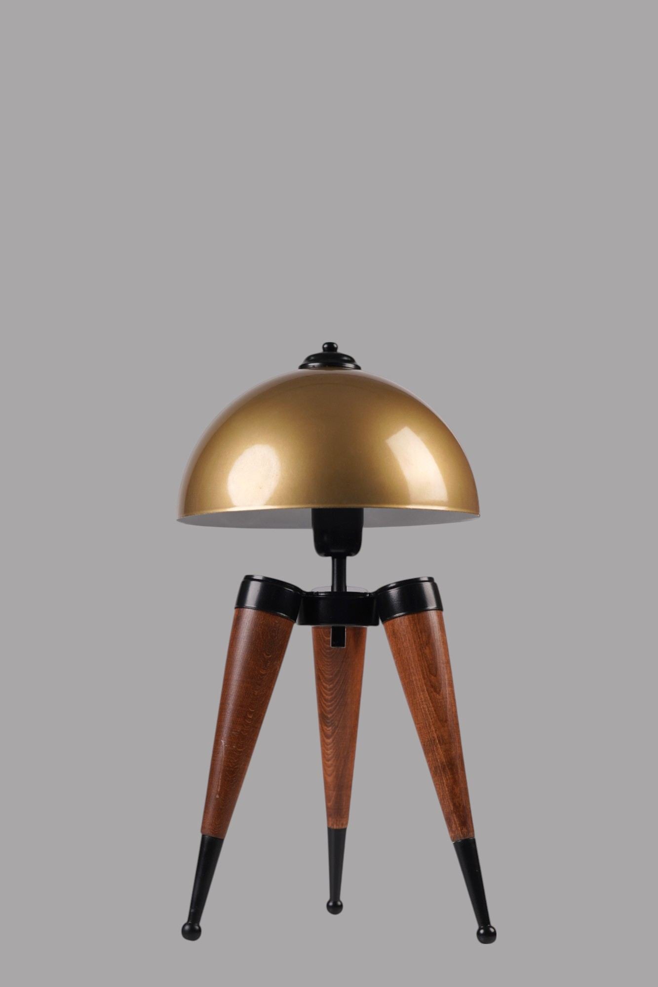Stolna lampa 989, zlatna, orah