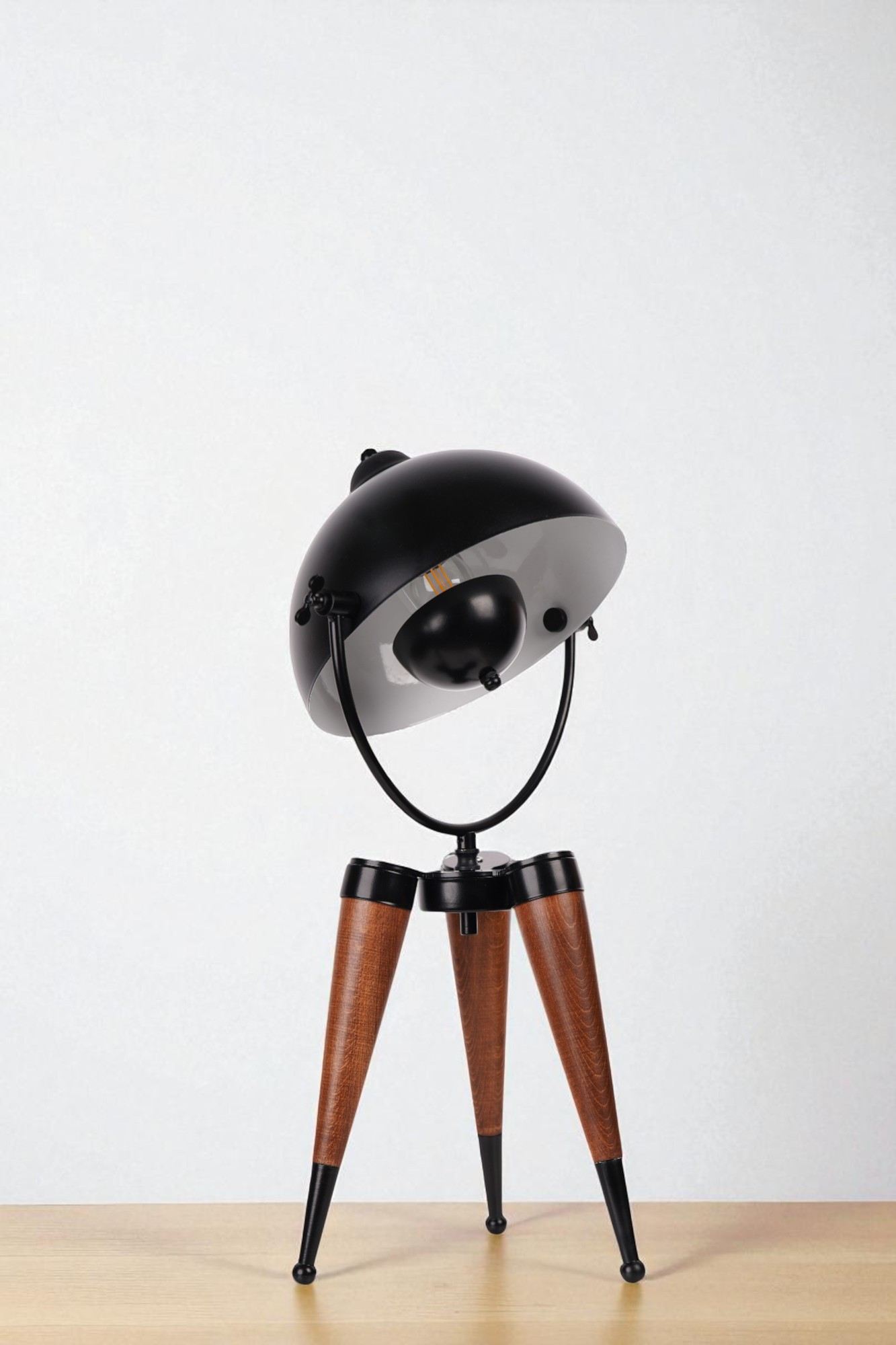 Stolna lampa 016, crna, orah