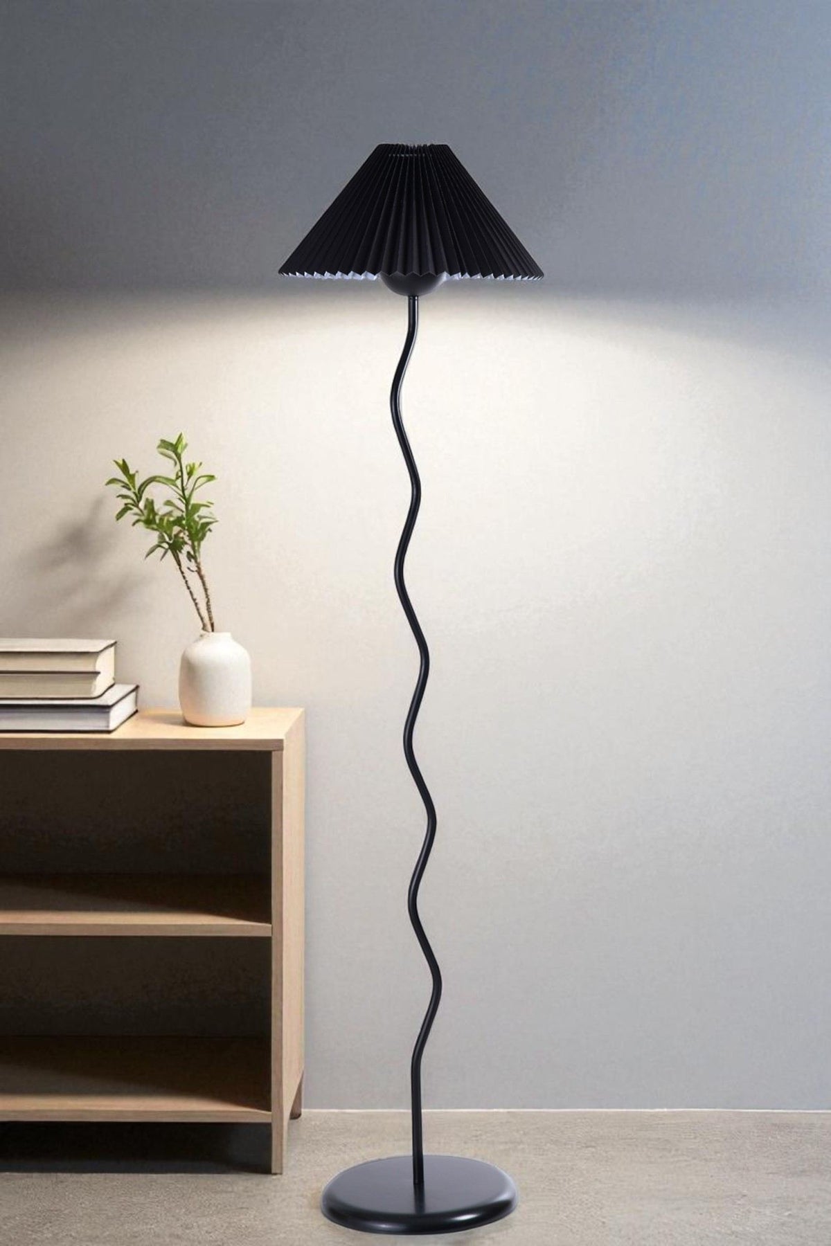 Podna lampa 614, crna