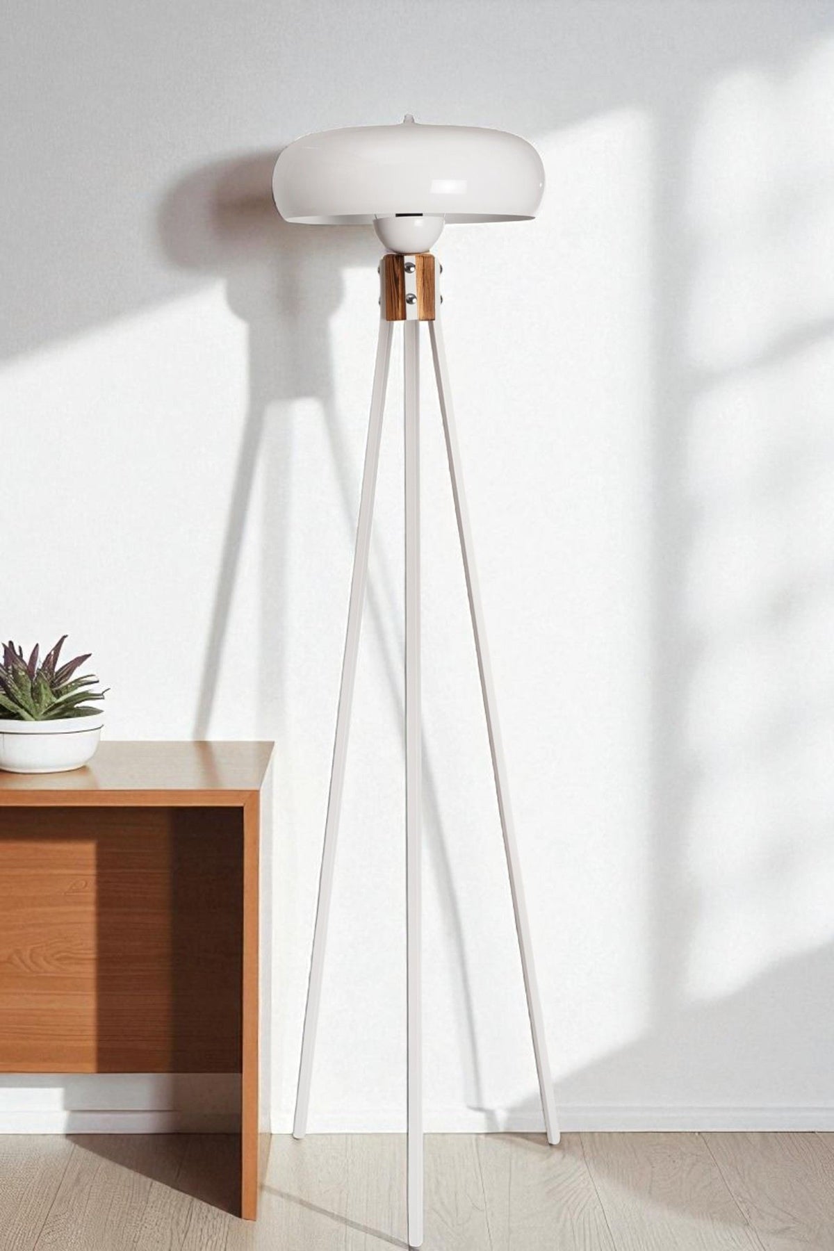 Podna lampa 213, bijela