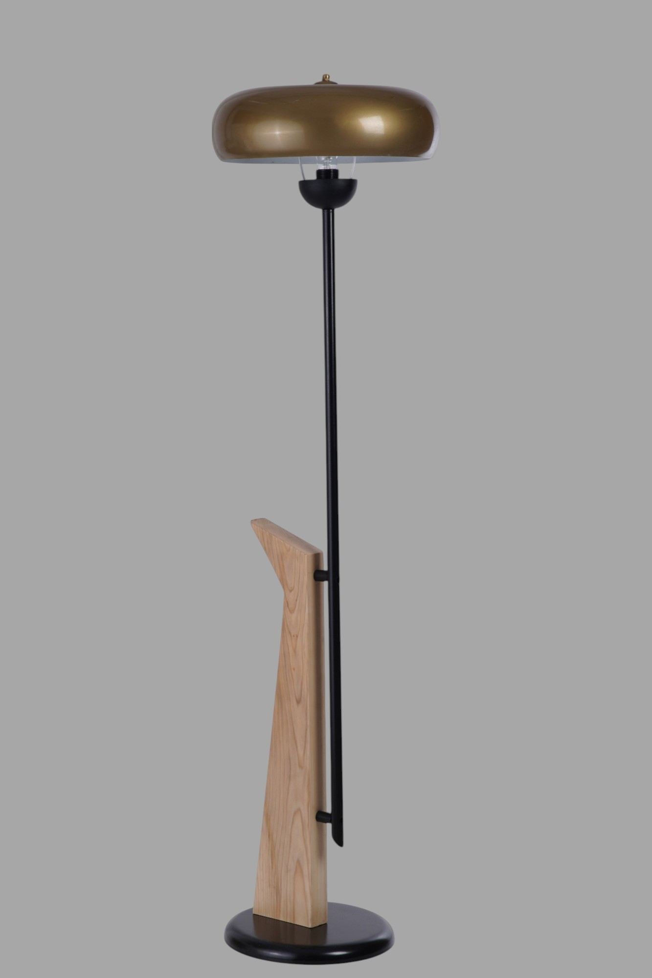 Podna lampa 647, zlatna, crna, hrast