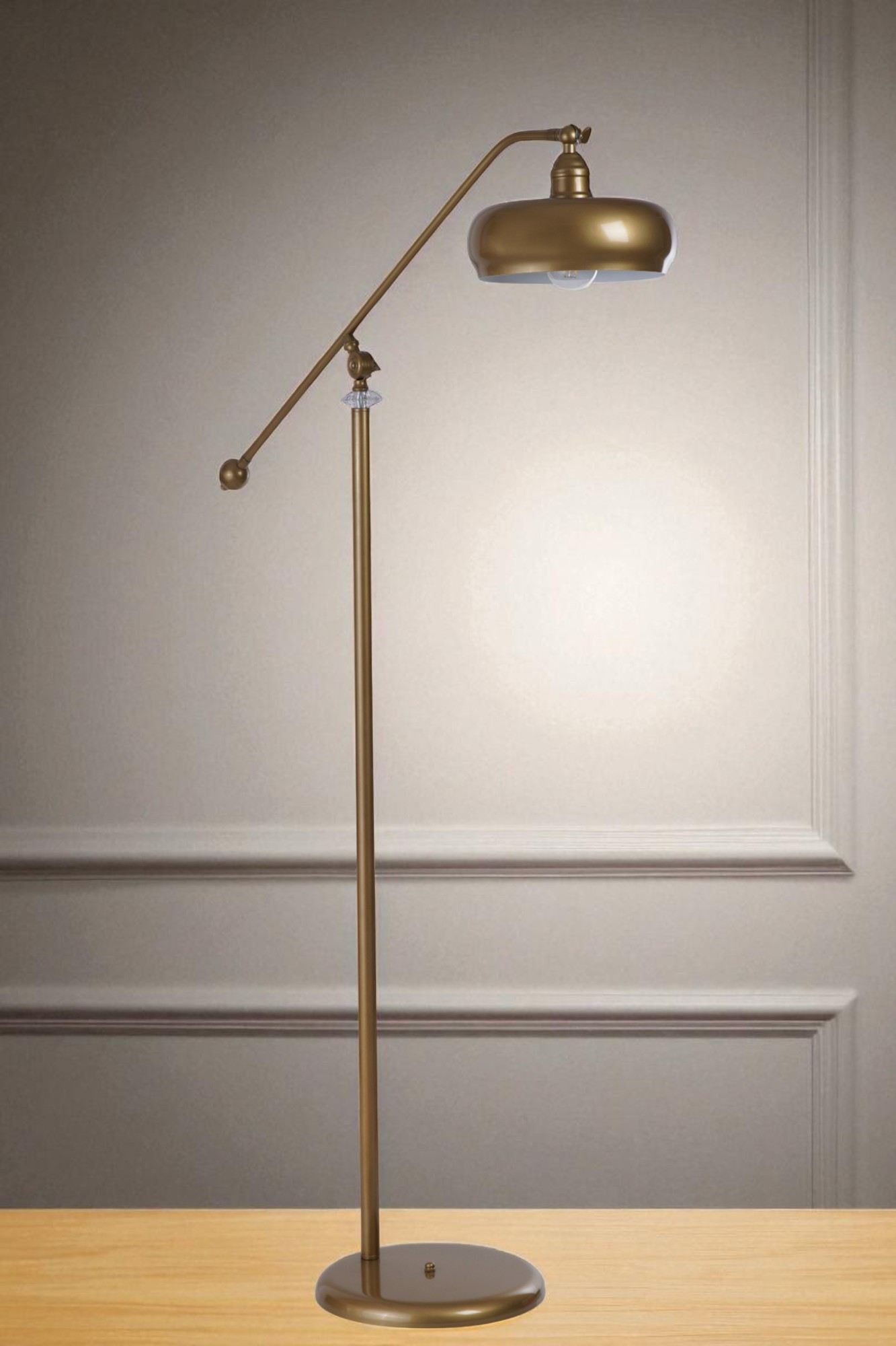 Podna lampa 920, zlatna