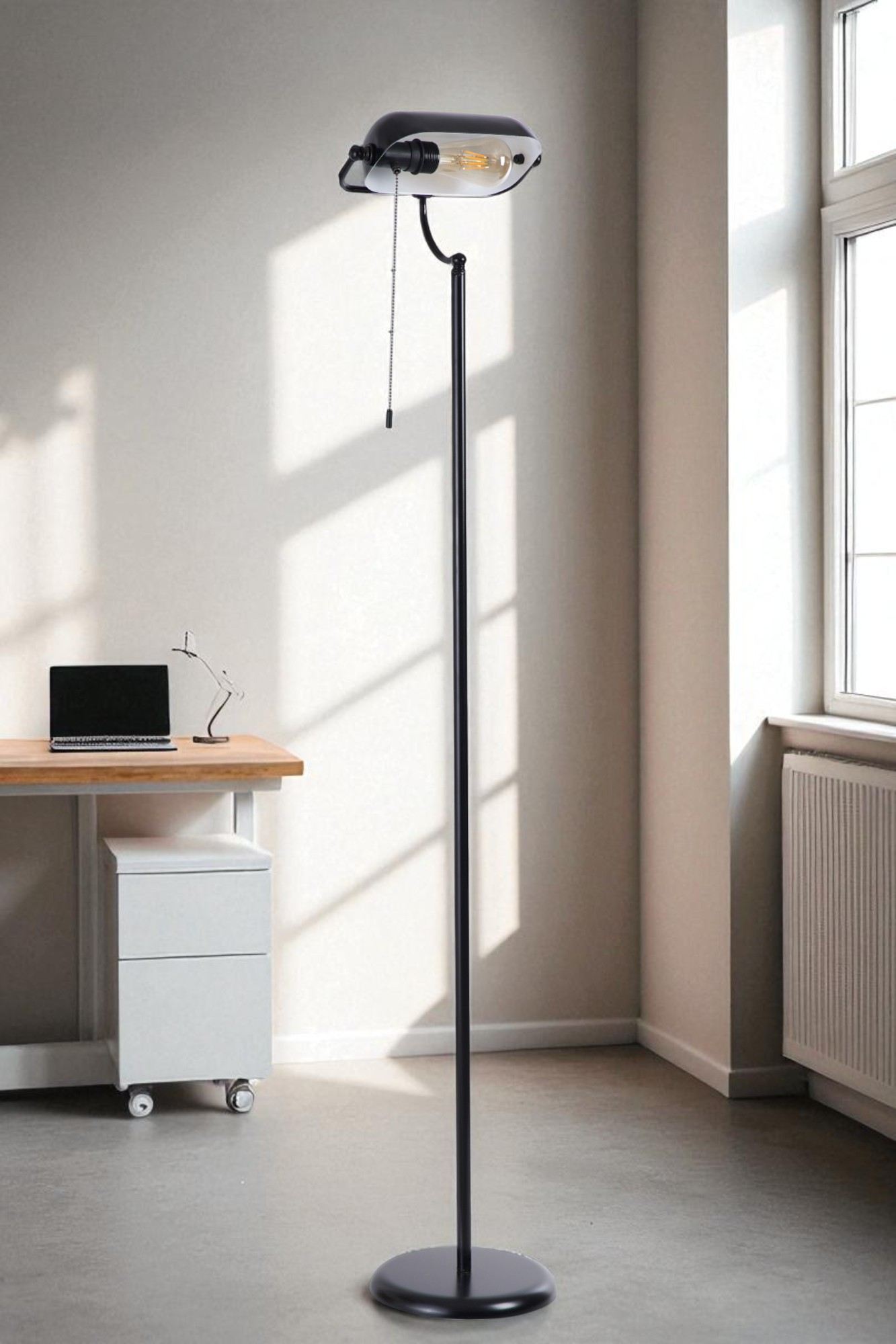 Podna lampa 224, crna