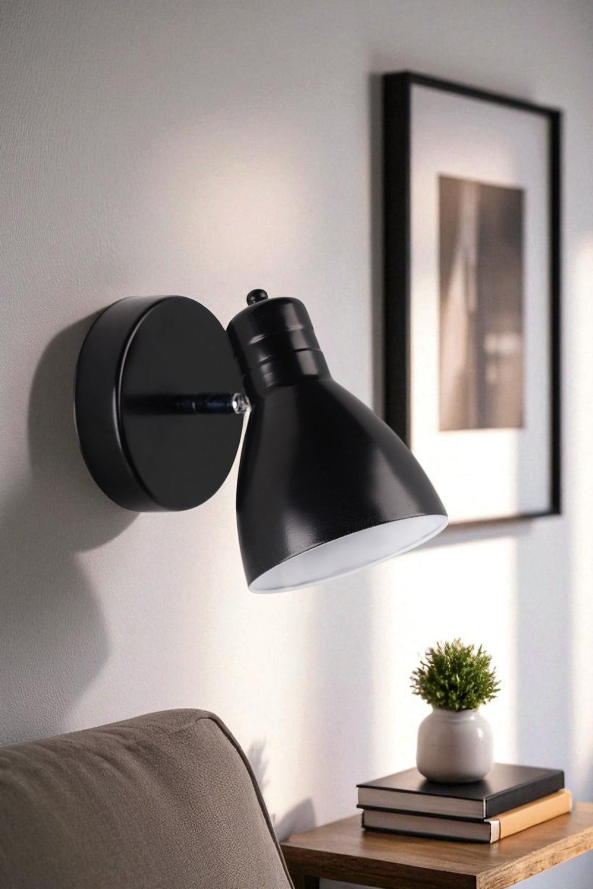 Zidna lampa 717, crna
