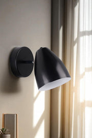 Zidna lampa 991, crna