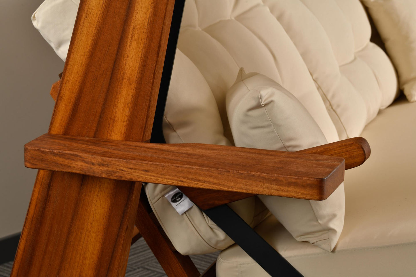 0e082dee99845a8240d6833ea5bc385a