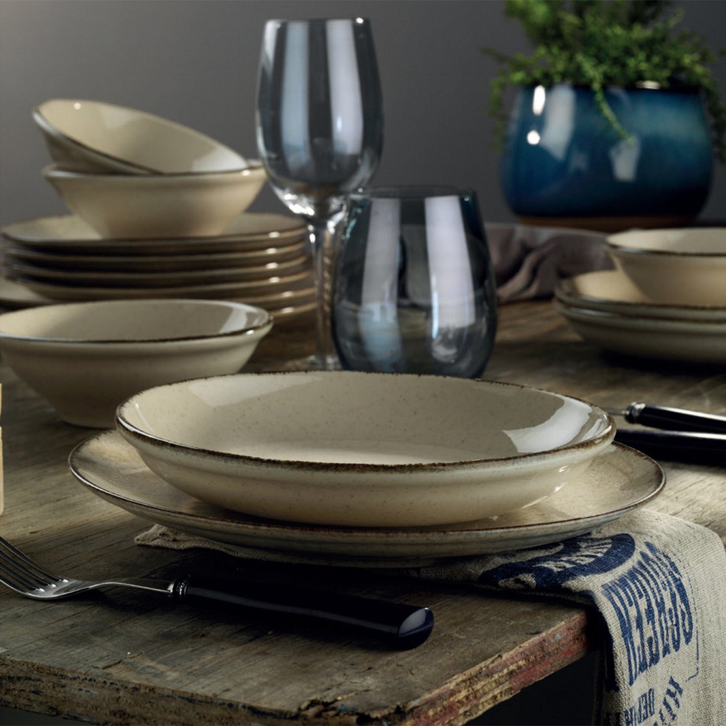 Set porculanskog pribora za jelo FREYA, 18-dijelni, CXEO18Y2730P02