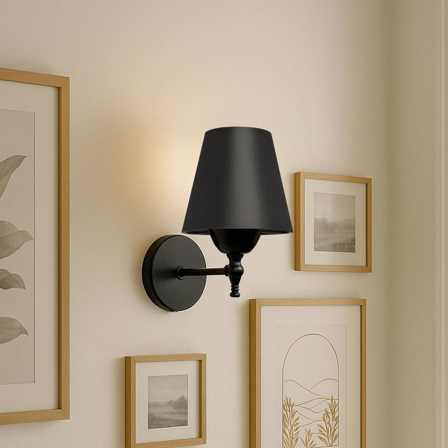 Zidna lampa 323, crna