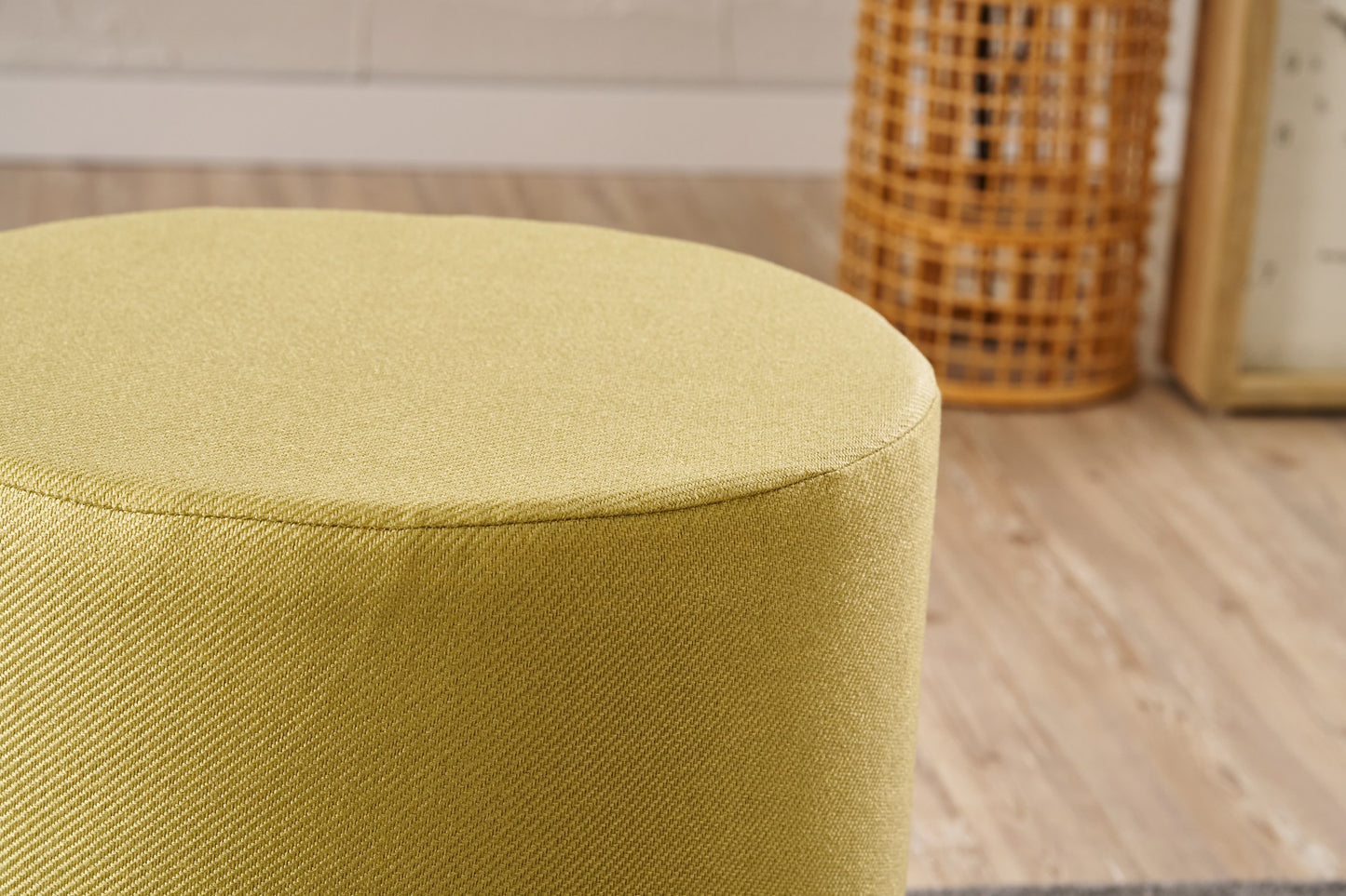 03489e6db181184d6d6f27e4aee1f46f