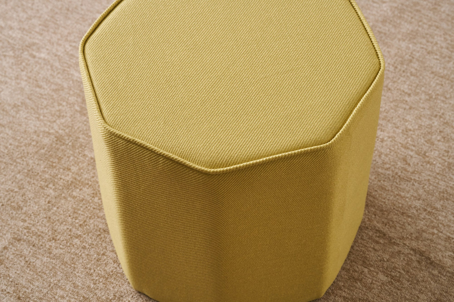 c9c0df72d42fb346e4b0b15950bed2e9