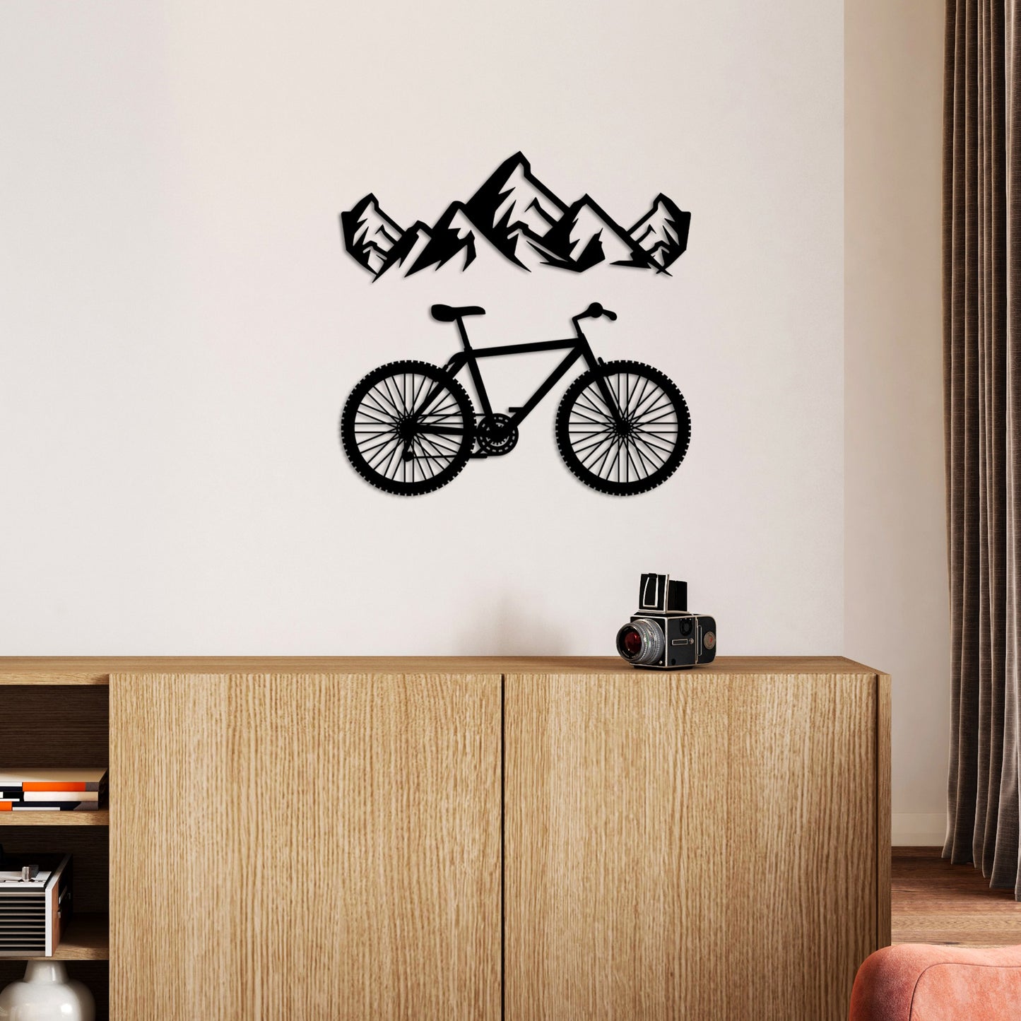 Metalna zidna dekoracija, Mountain And Bicycle - M