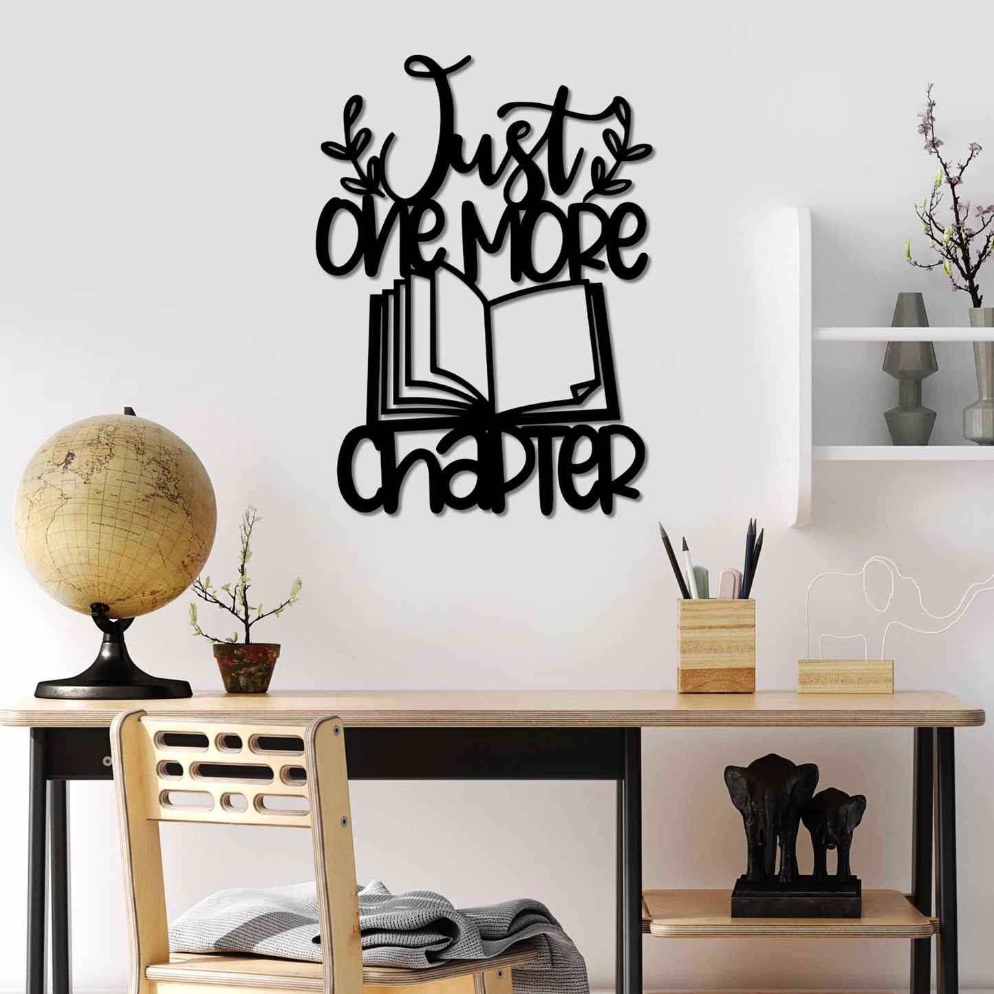 Metalna zidna dekoracija Just One More Chapter