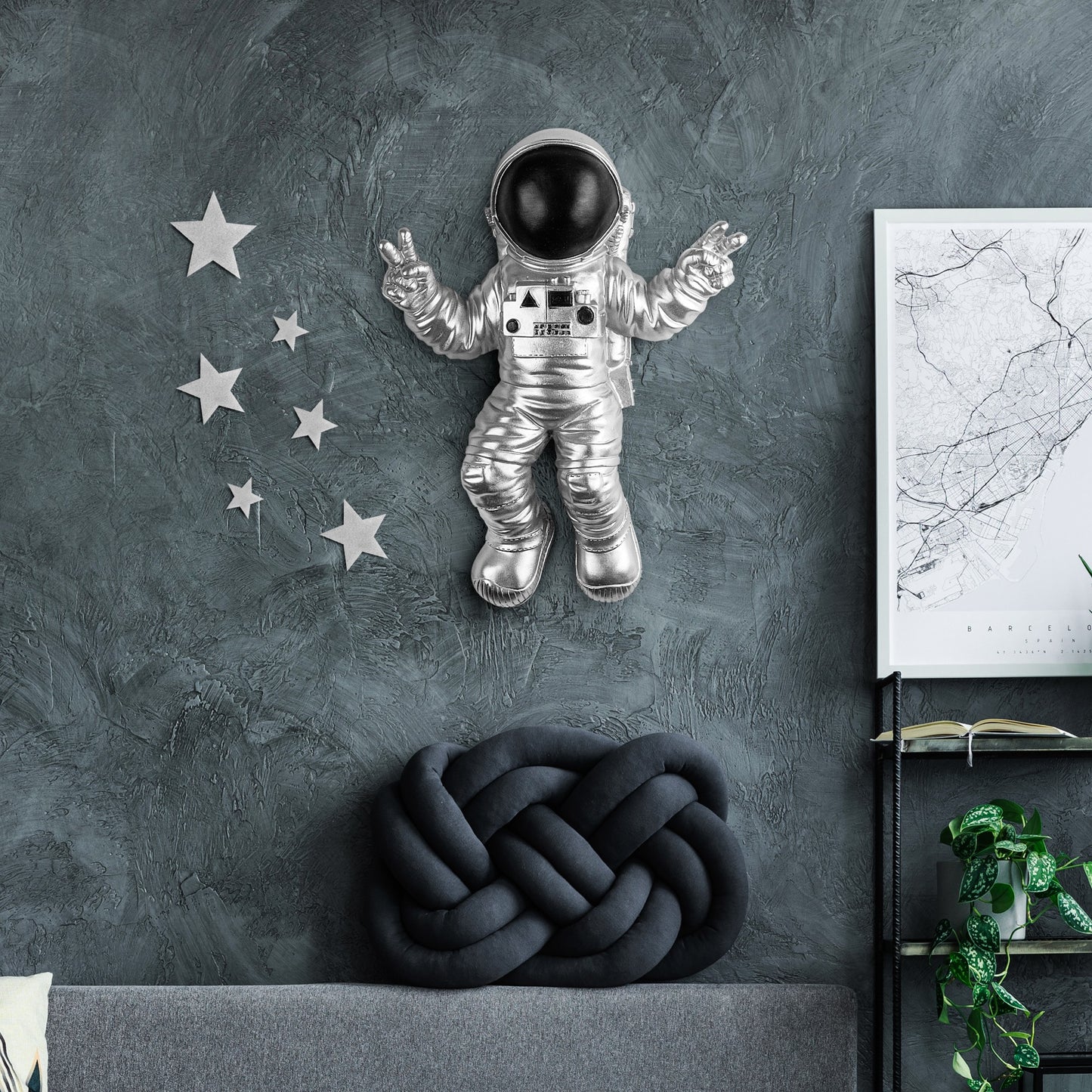 Dekorativni zidni pribor Cosmonaut 7
