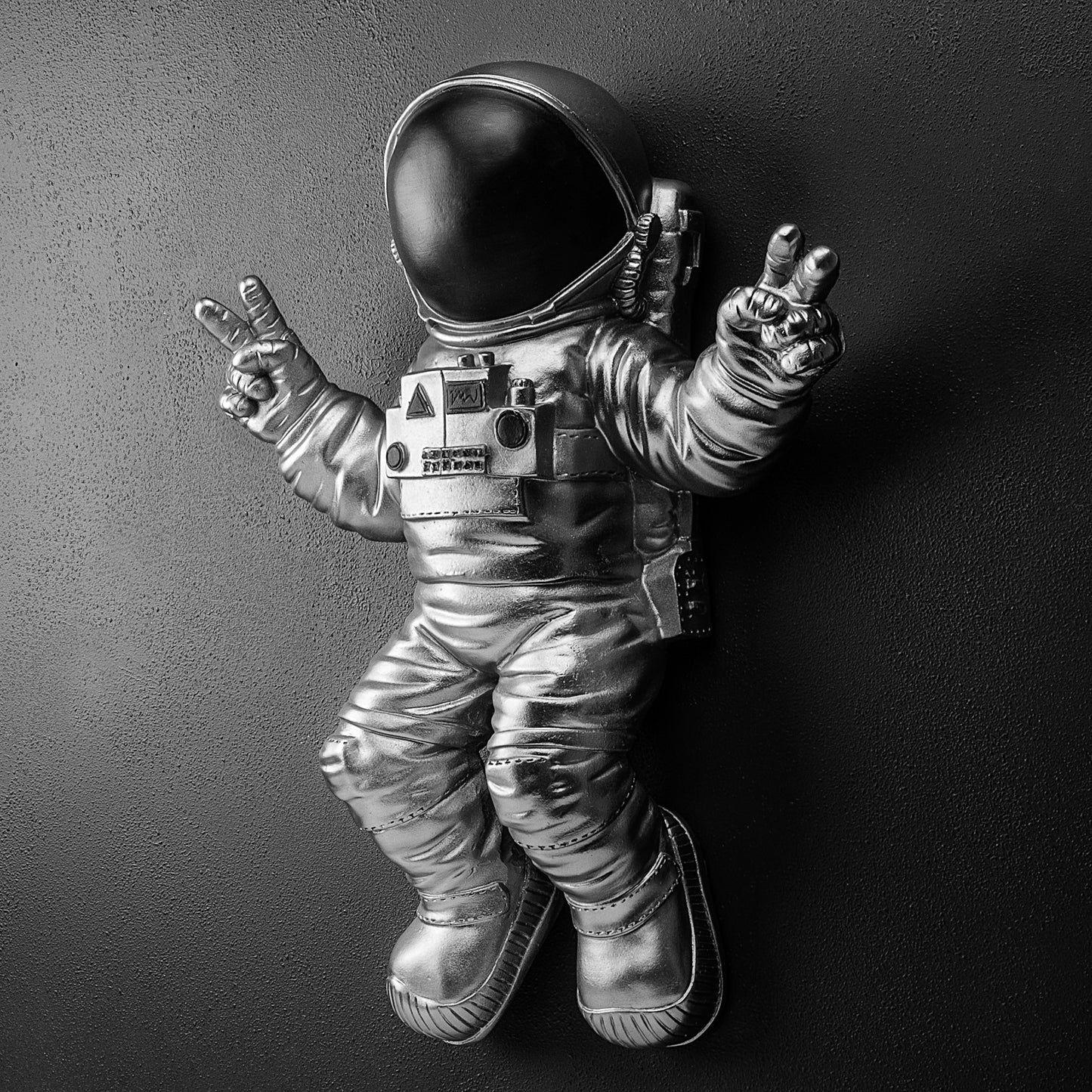 Dekorativni zidni pribor Cosmonaut 7