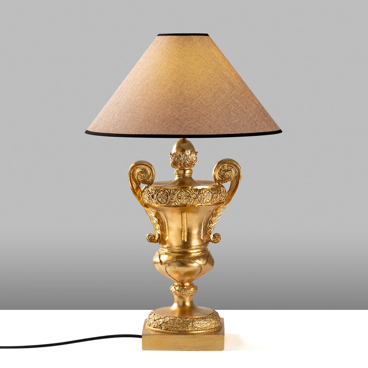 Stolna lampa 801, zlatna, svijetlo smeđa