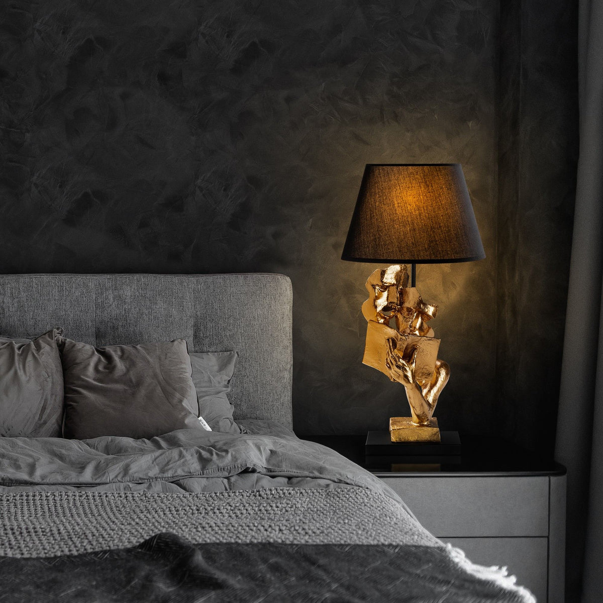 Stolna Lampa 825, Zlatna, Crna