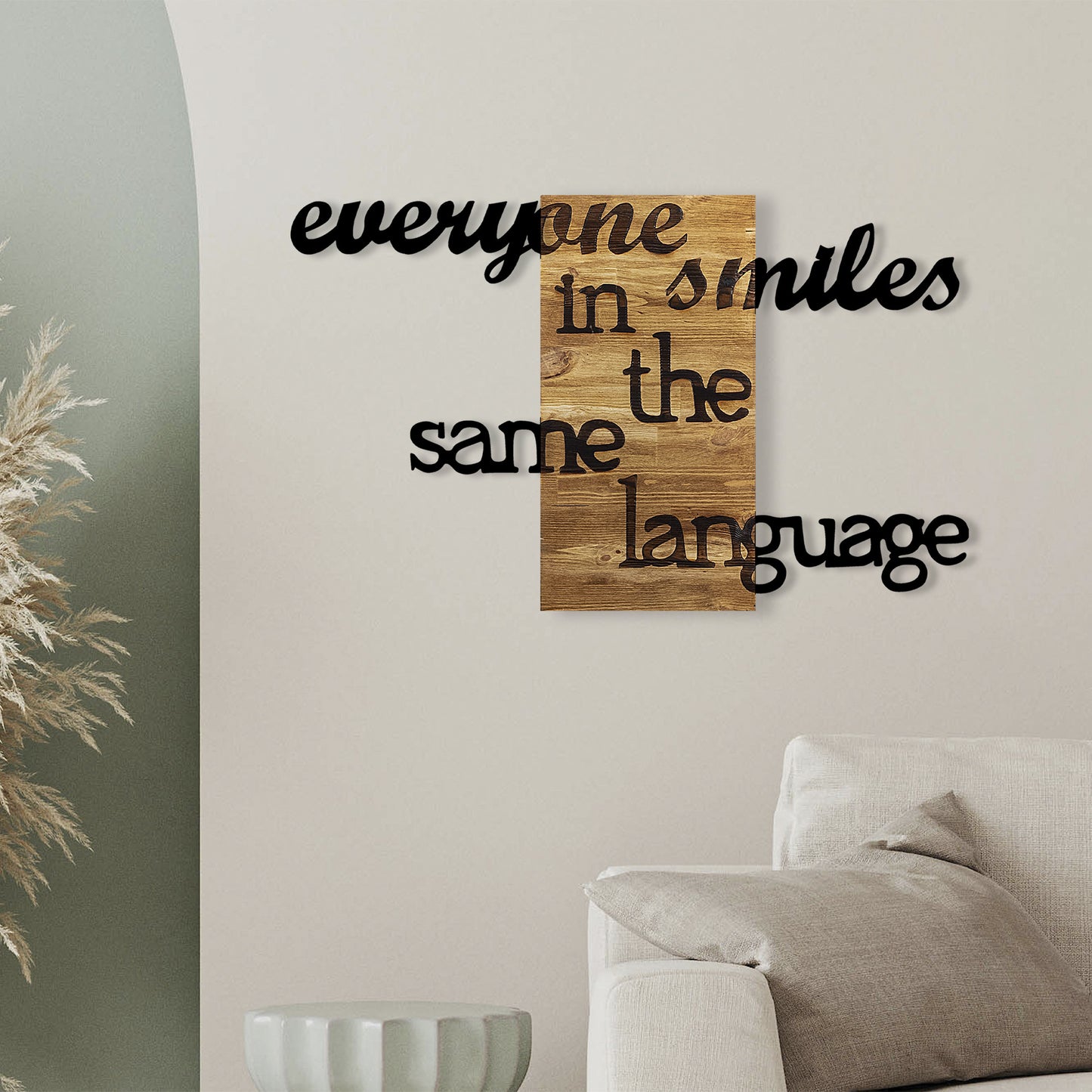 Drvena zidna dekoracija, Everyone Smiles in The Same Language