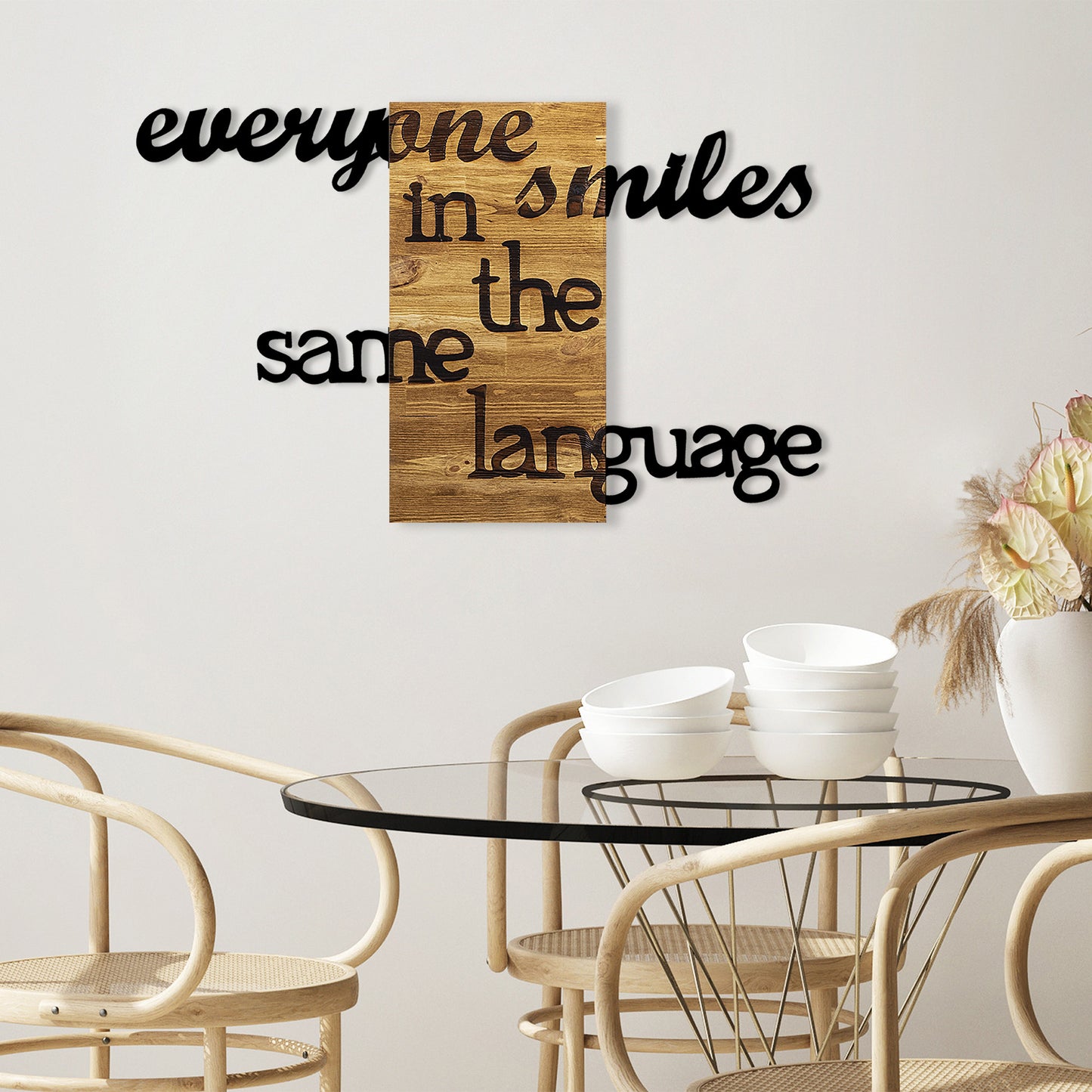 Drvena zidna dekoracija, Everyone Smiles in The Same Language