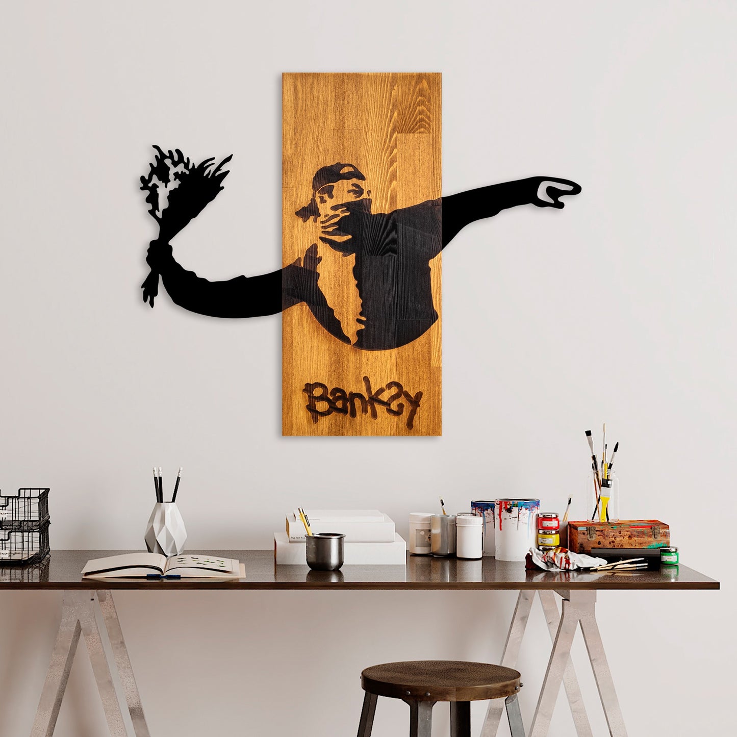 Drvena zidna dekoracija Banksy - Flower Thrower