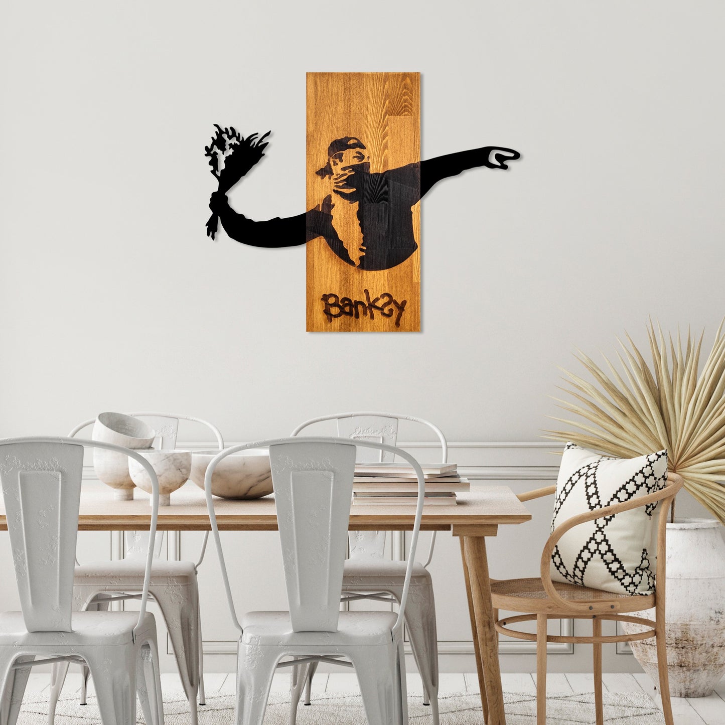 Drvena zidna dekoracija Banksy - Flower Thrower