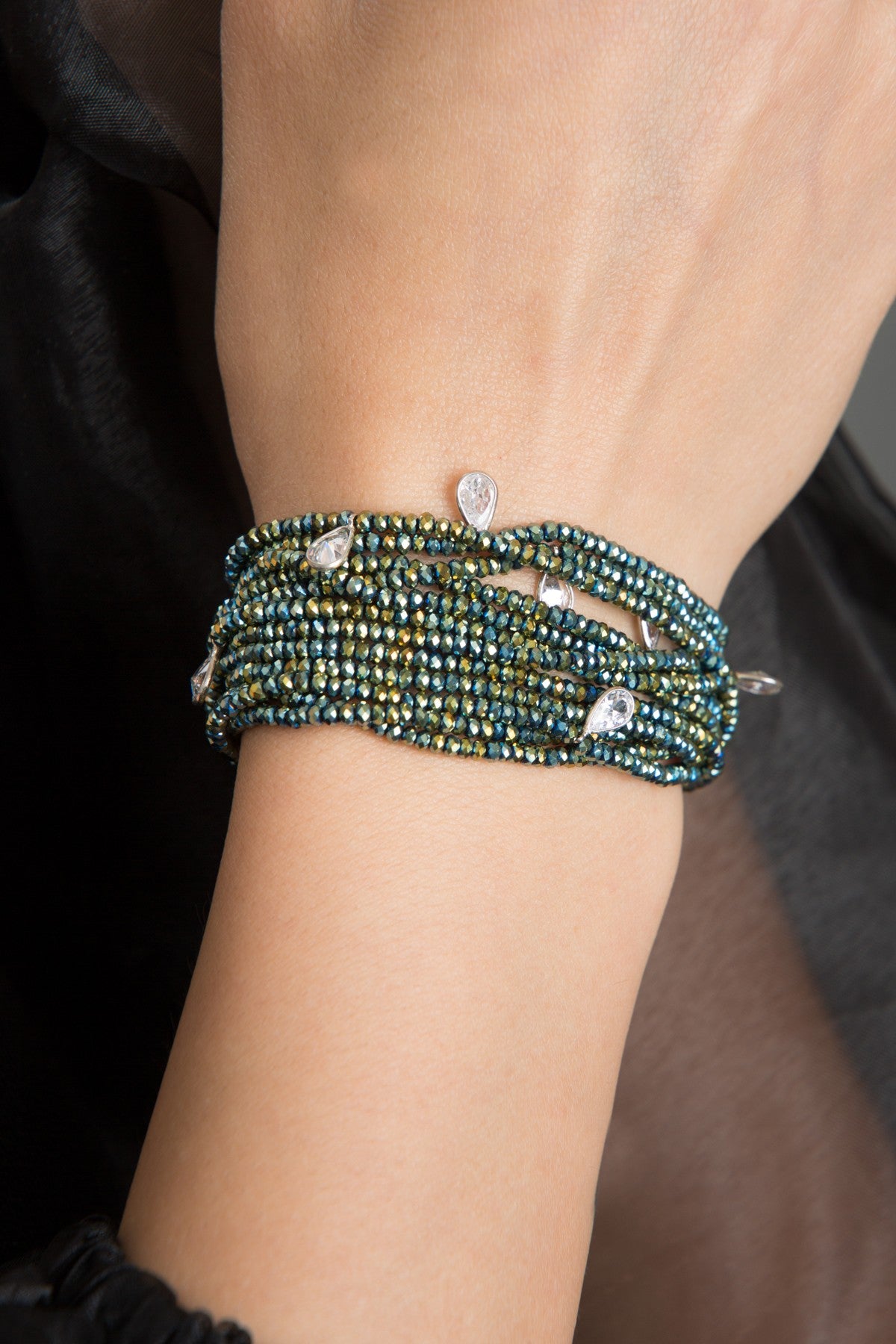 35944128da4e26e92e0d87d5915ed243