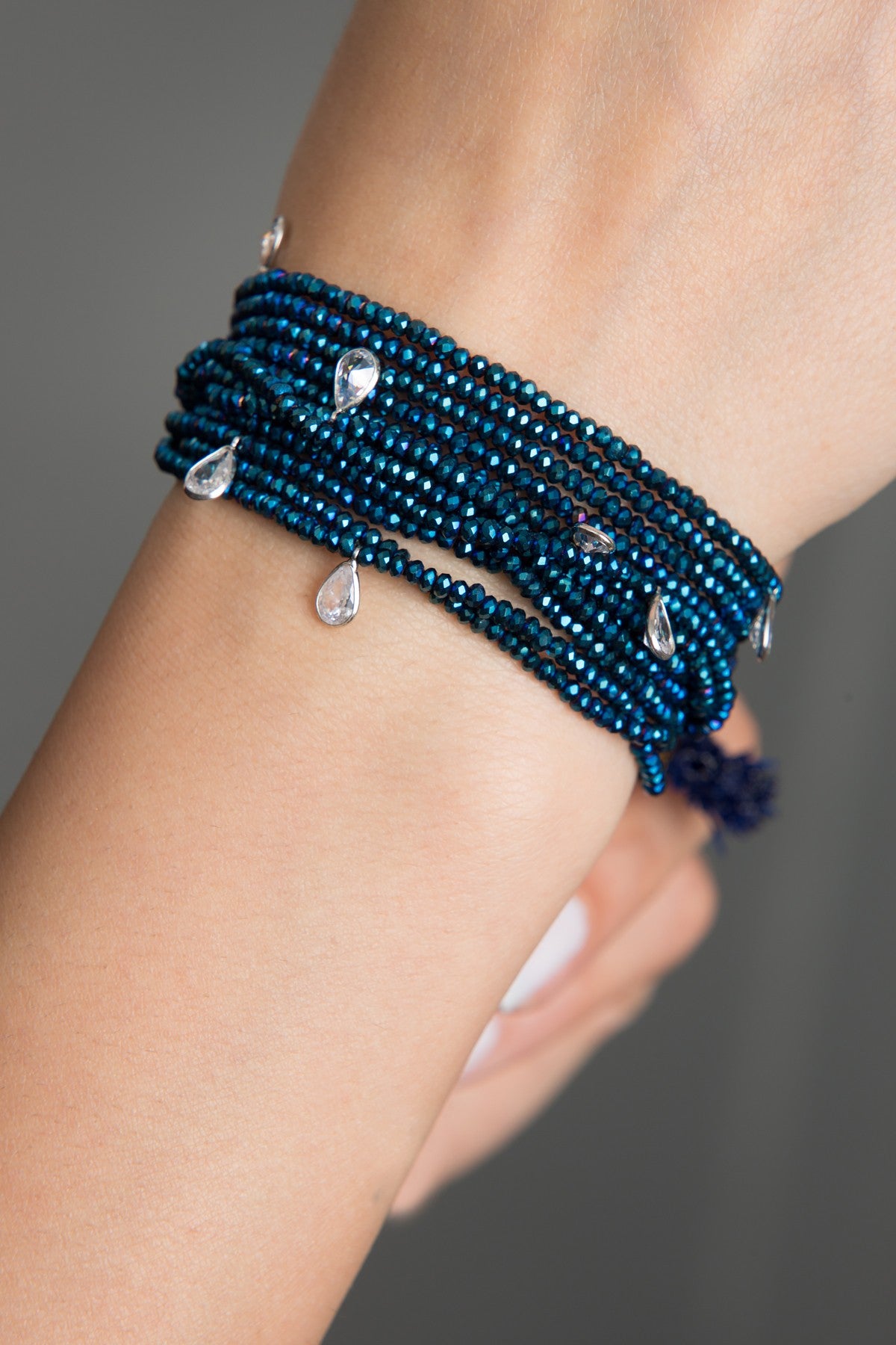 2b05f3d00bc9461b09d2405d221a3600