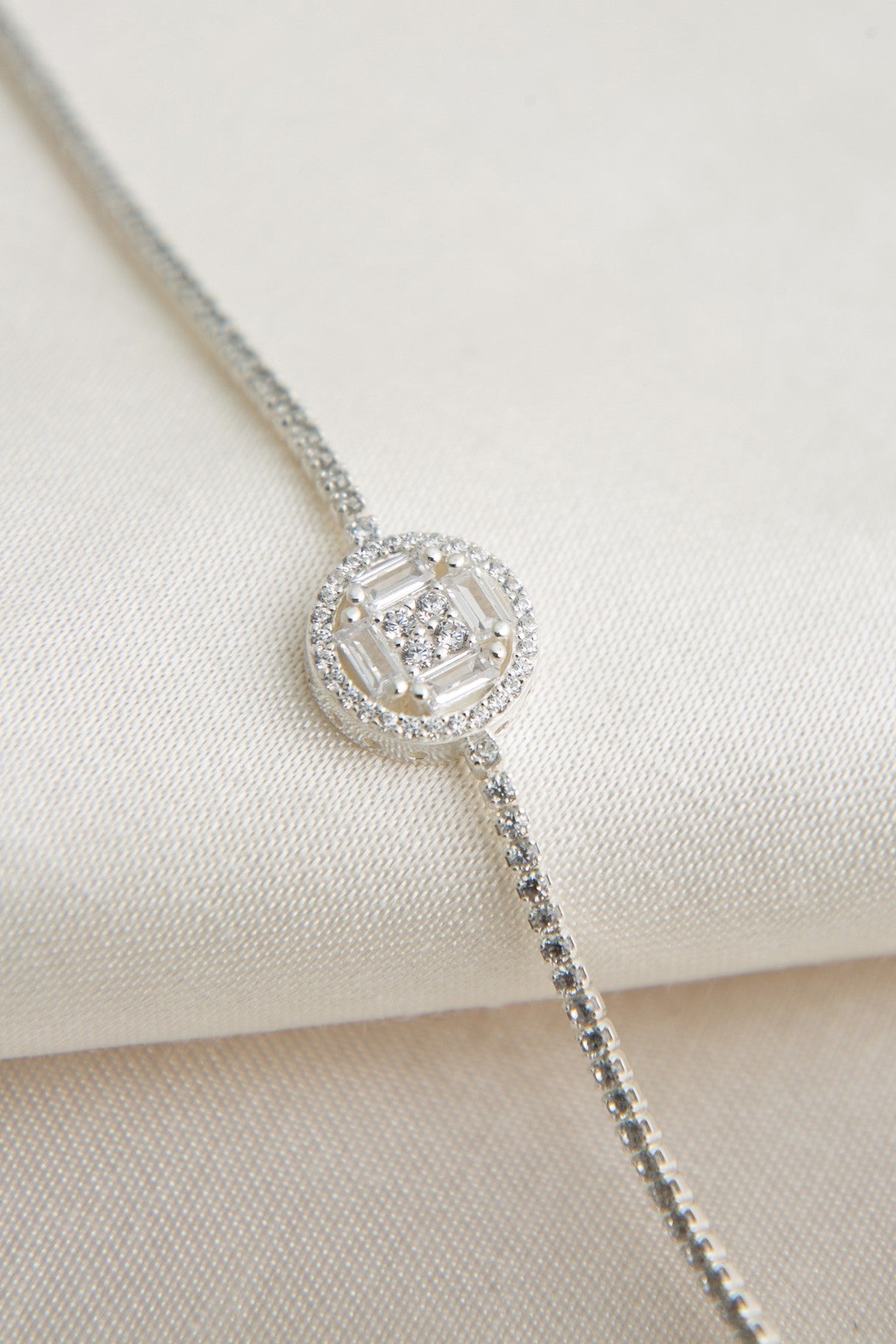 9a8aae70dc4fecc1cf74c63e3789db8e