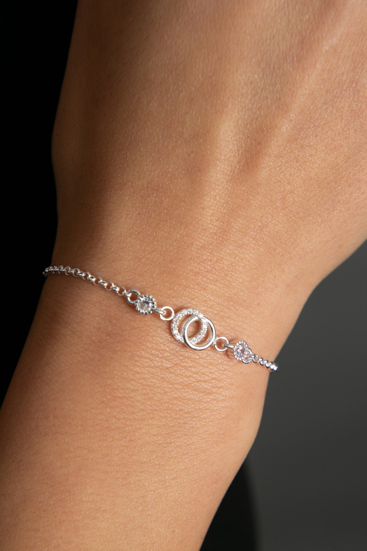 27da0e2df8d42f85e6899bbd3f6187c2