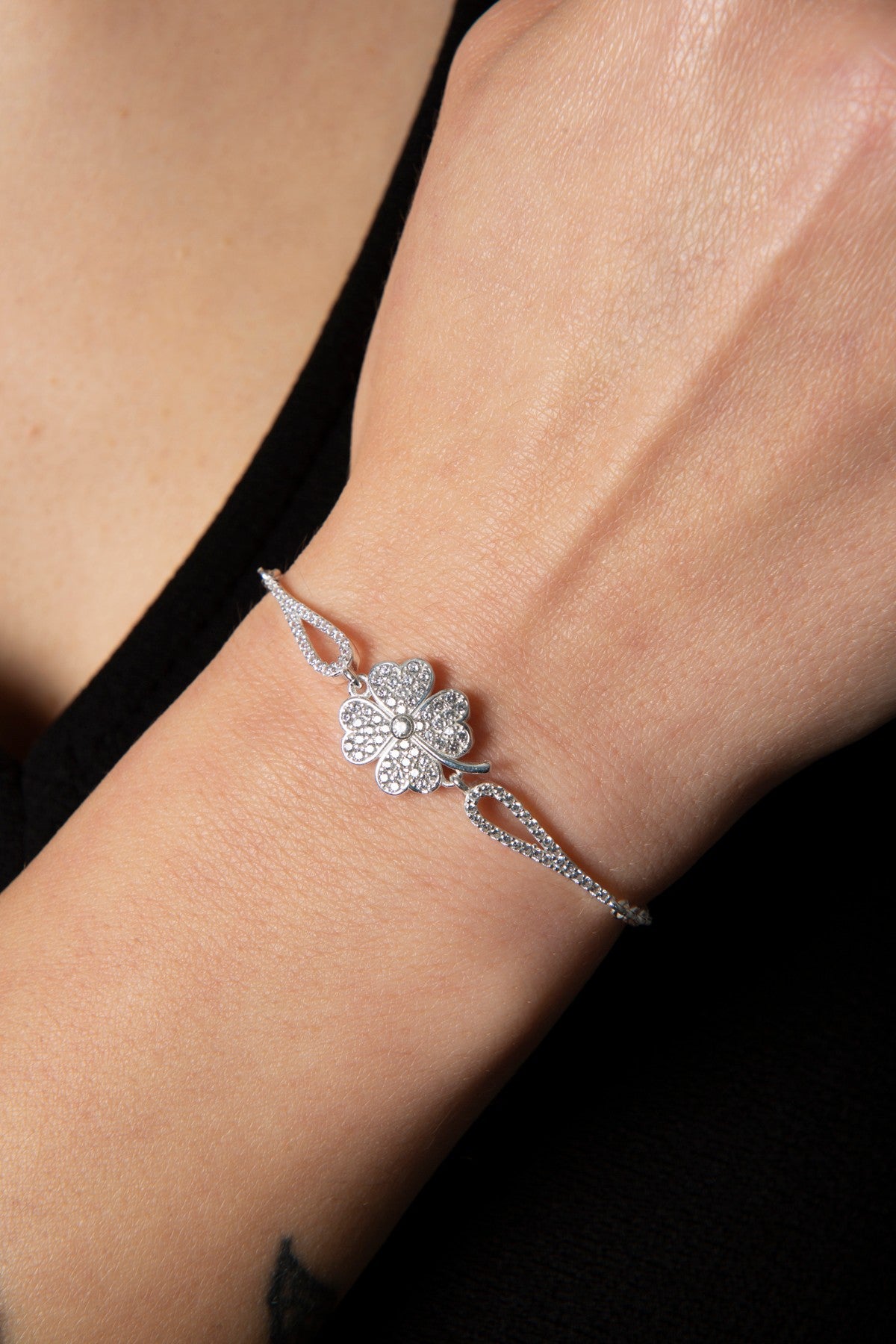 1083bd17905cb0b08e6b0633a57d975a