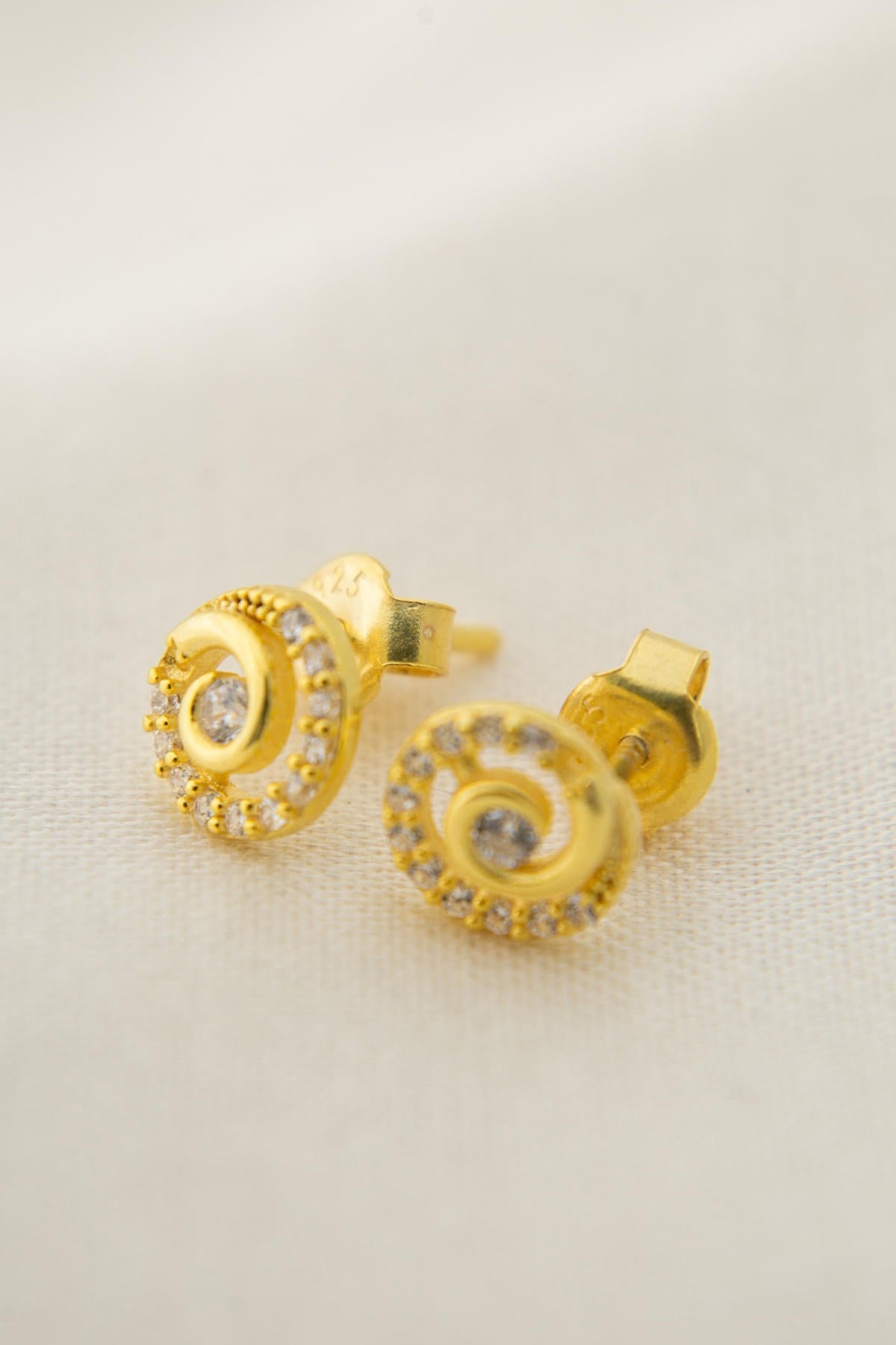 4bed24414db828676014f4d743c08352