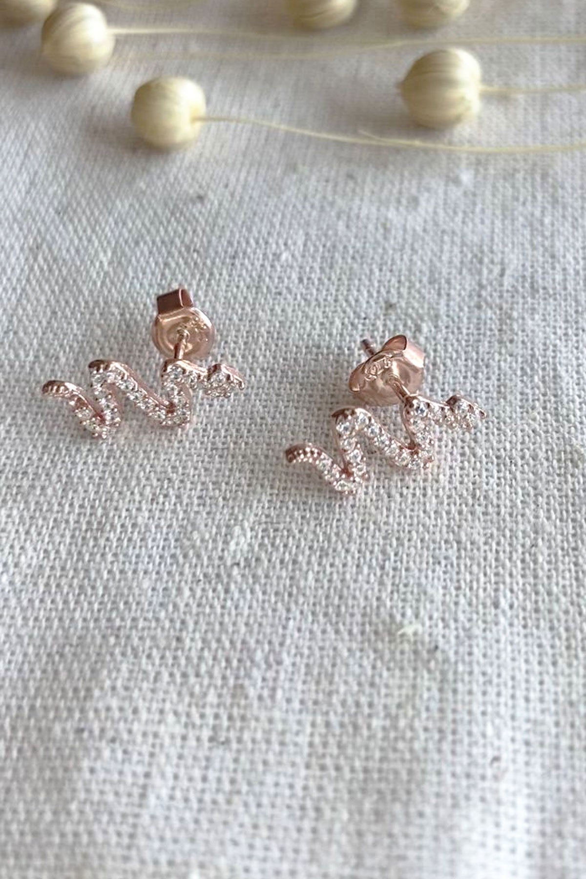 27a69c1ab1acfc73a02c6488705405ea