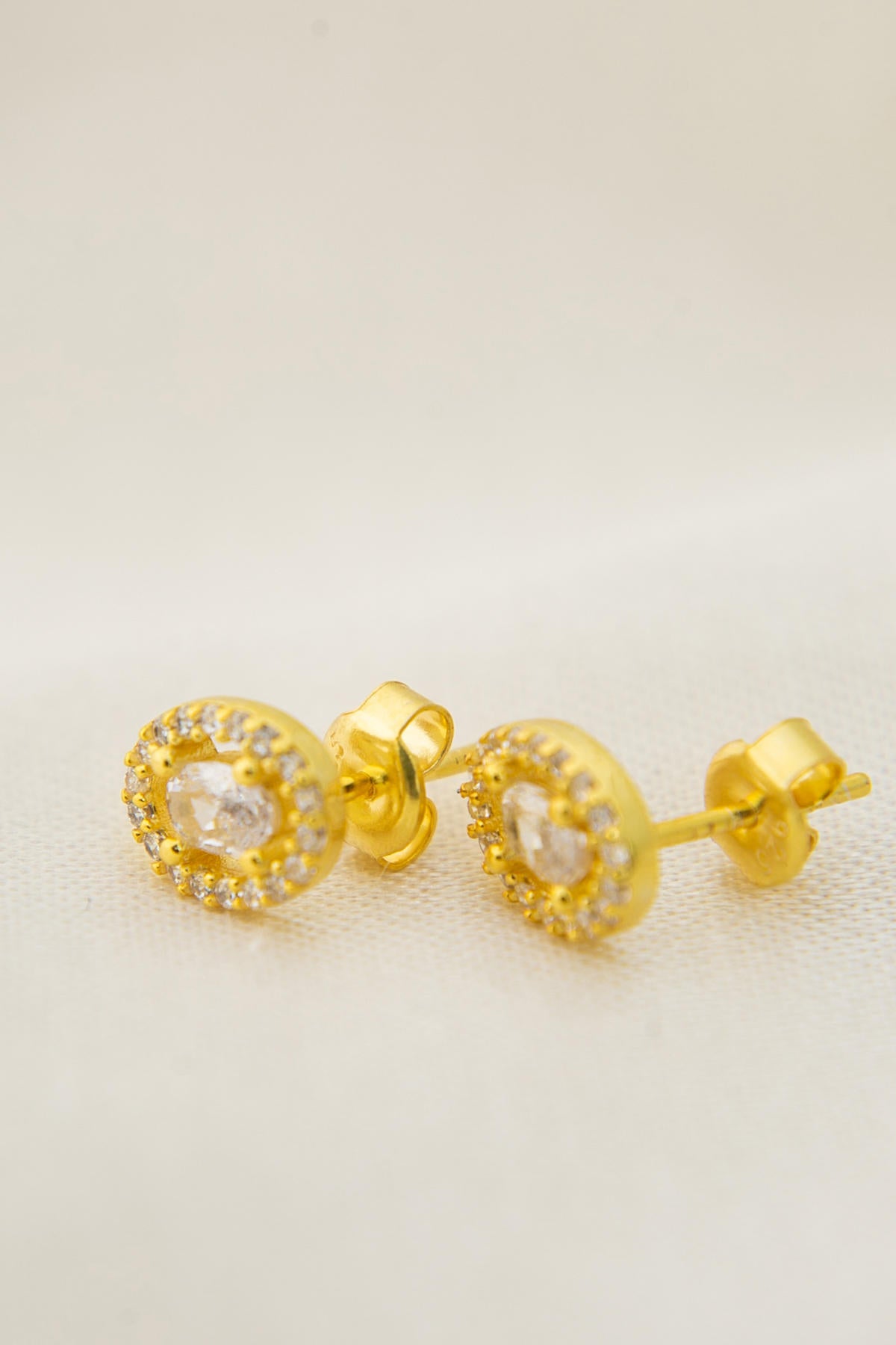 76d9bd50691a241fcb755a4faa6469b4