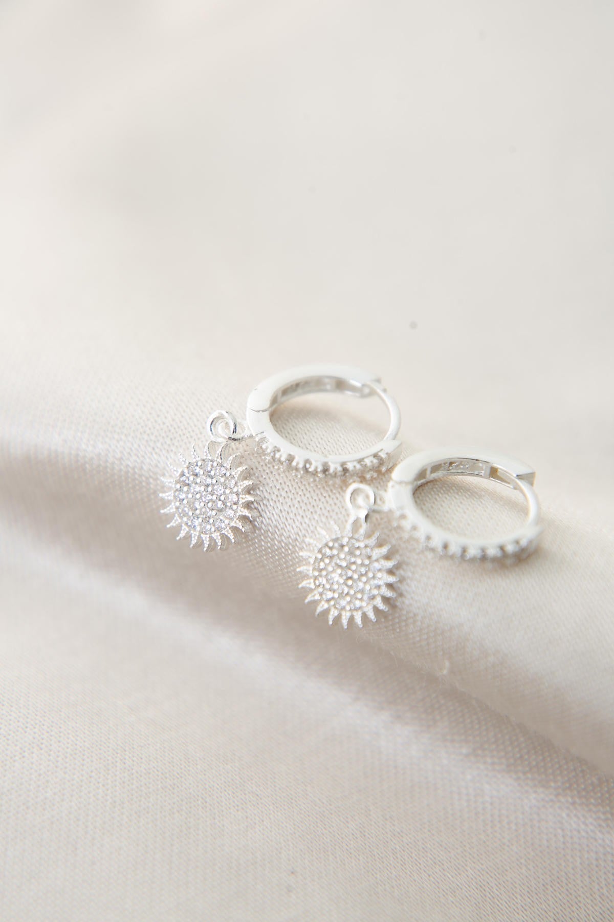 95d18150976ef880b912fb8dd01715b9