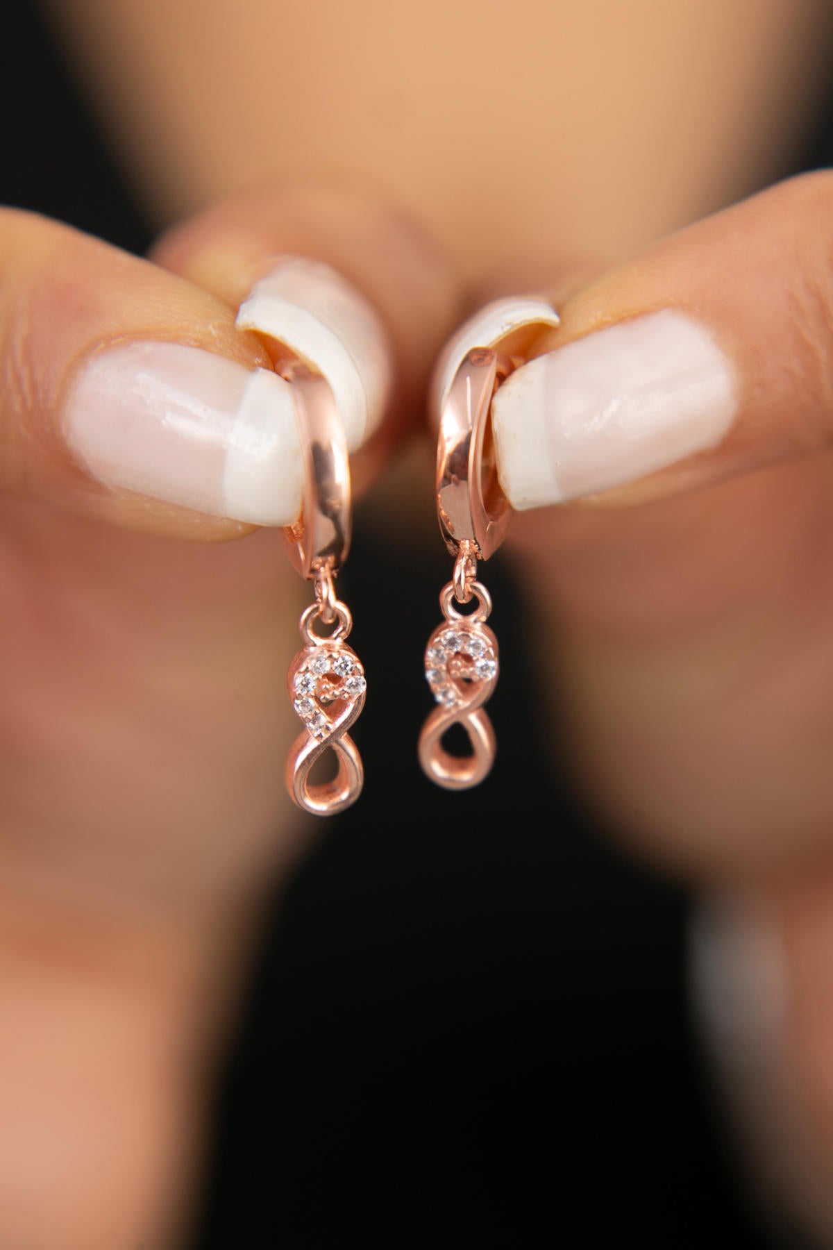 82d6c7f227054f08a818d43aa03850a3