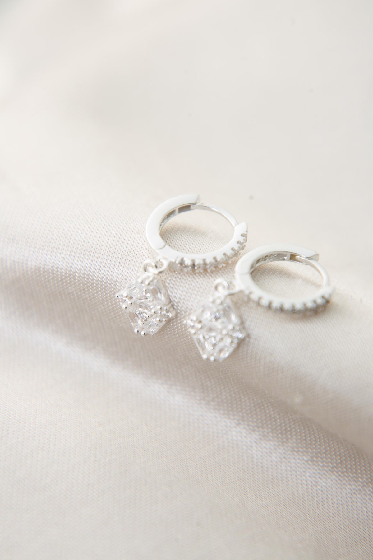 d06b47282359ca489e3a52d08ad83571